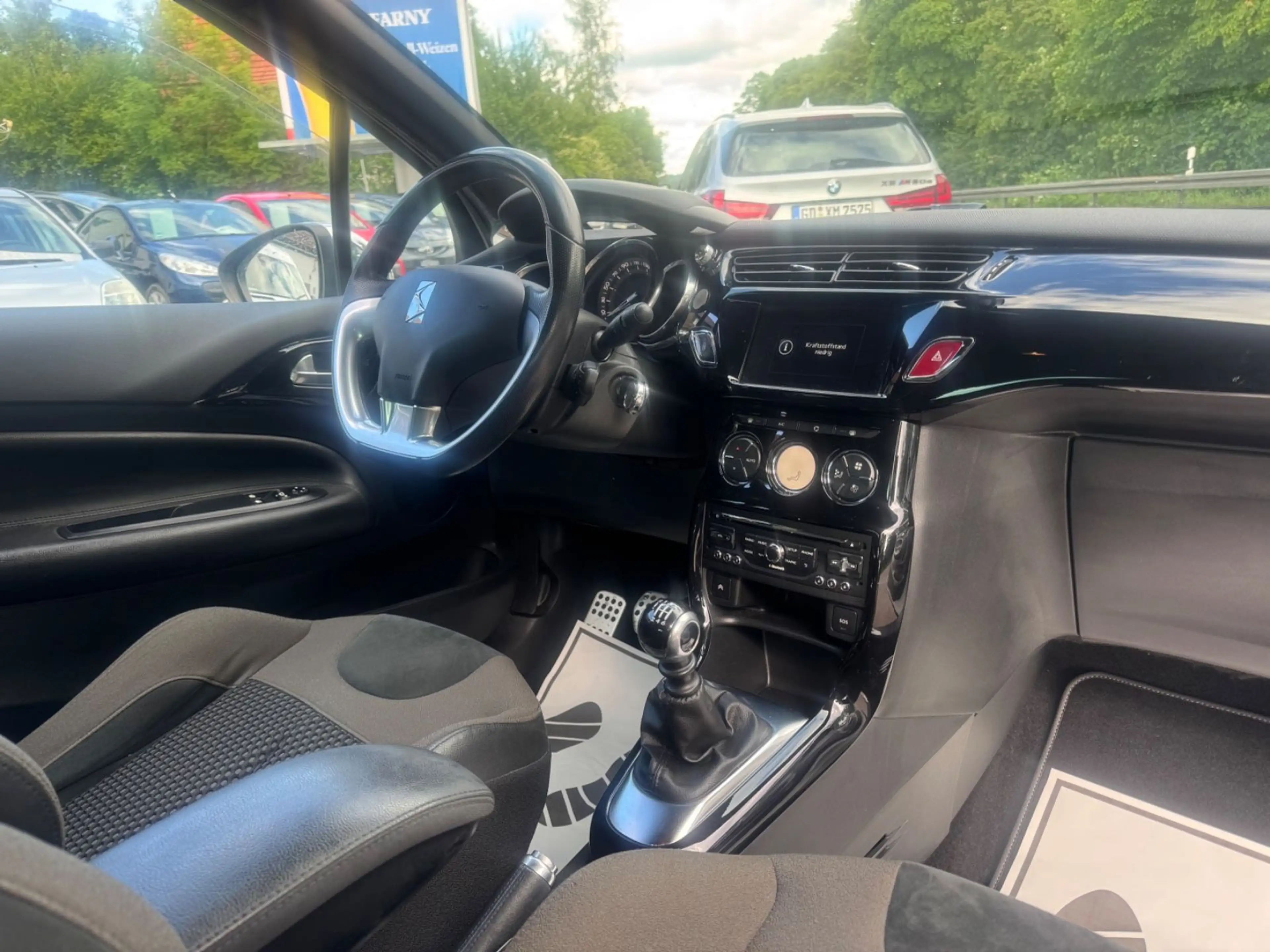 Citroen DS3 SportChic*TOP GEPFLEGT*2.HAND*PDC*BLUETOOTH — photo 7