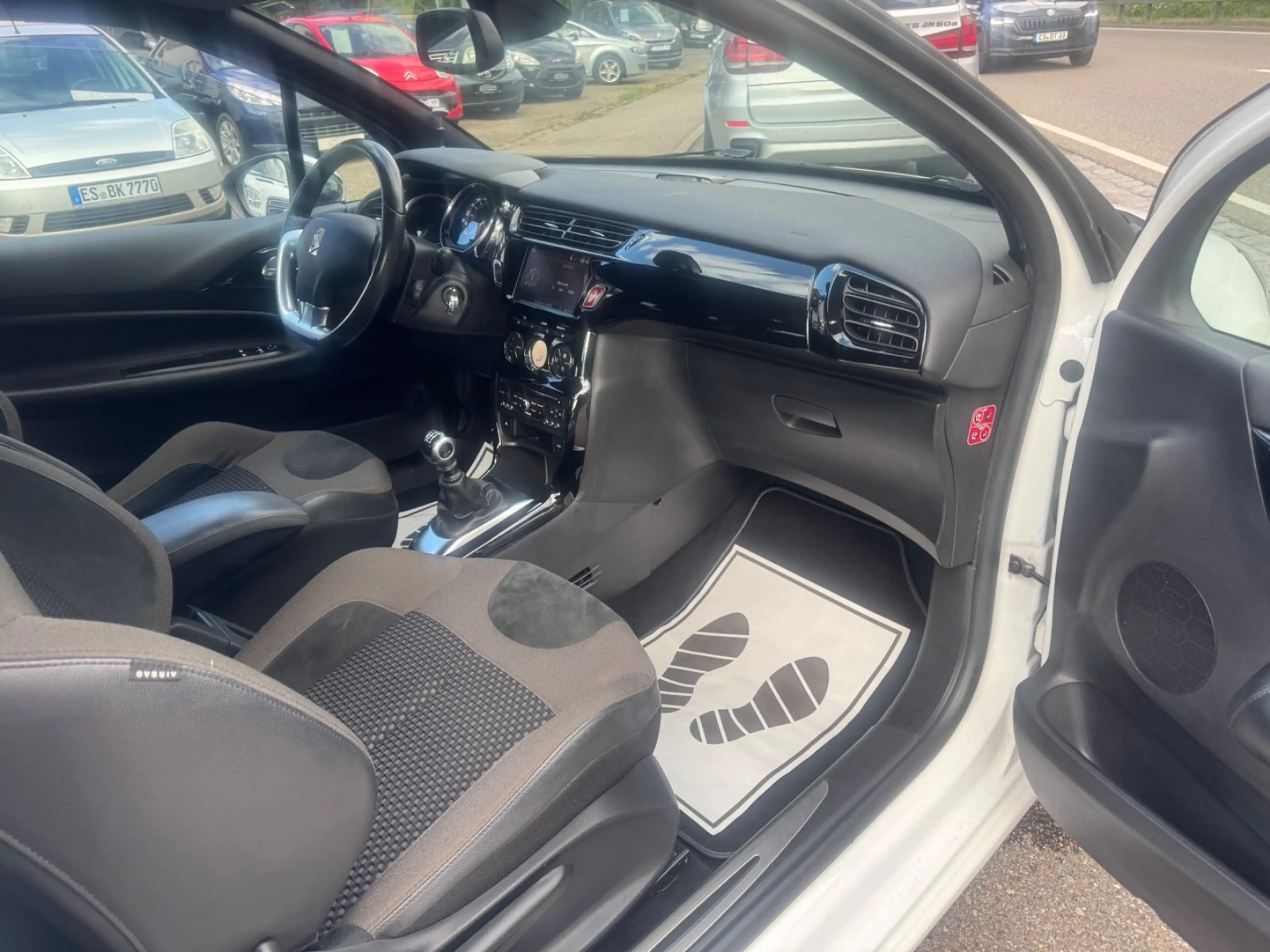 Citroen DS3 SportChic*TOP GEPFLEGT*2.HAND*PDC*BLUETOOTH — photo 11
