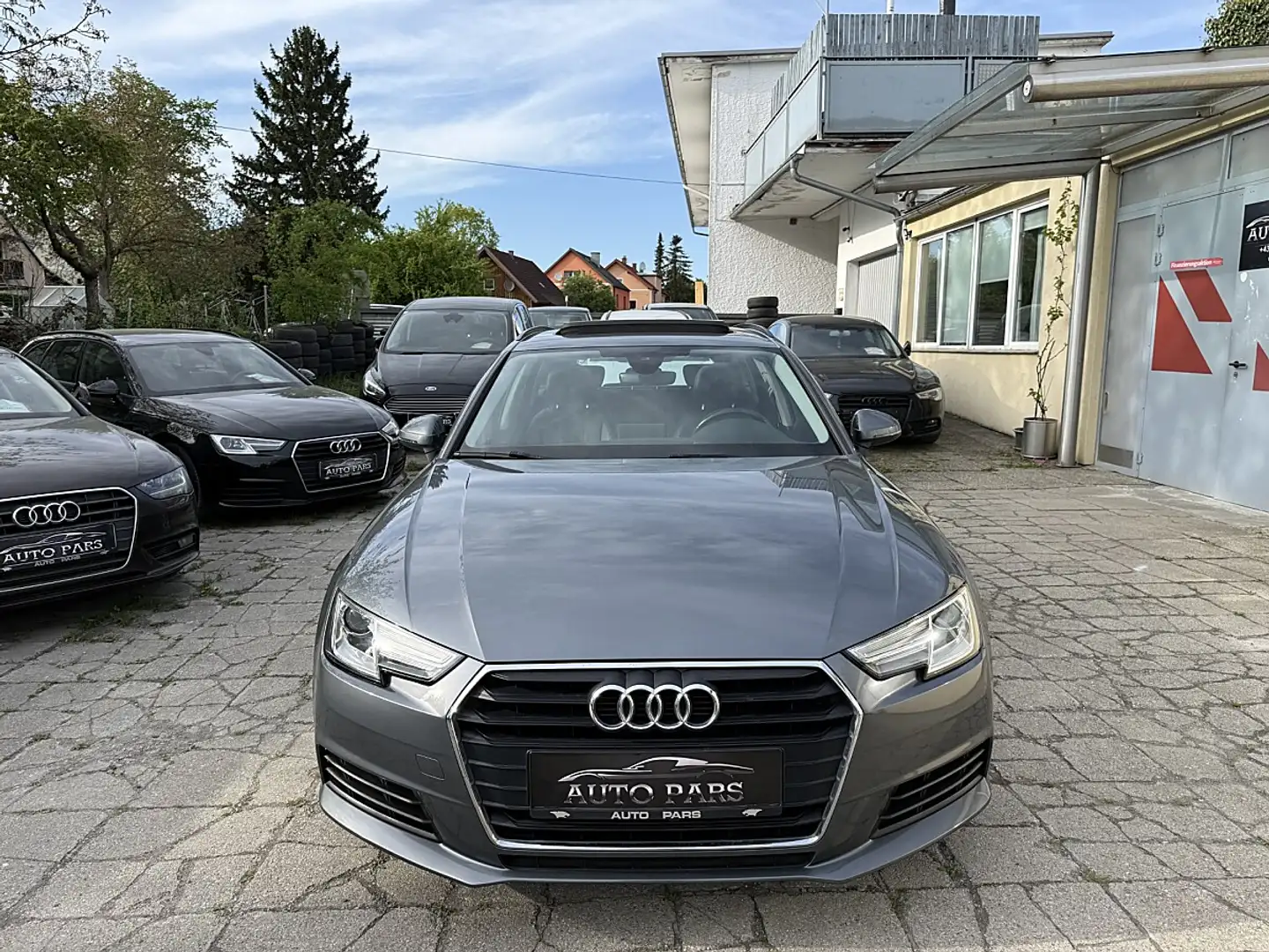 Audi A4 Avant 2,0 TDI-PANORAMADACH-LEDERAUSSTATTUNG Grau - 2