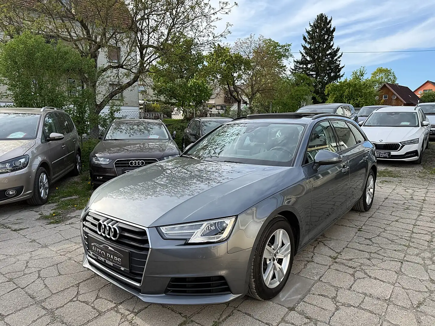Audi A4 Avant 2,0 TDI-PANORAMADACH-LEDERAUSSTATTUNG Grau - 1