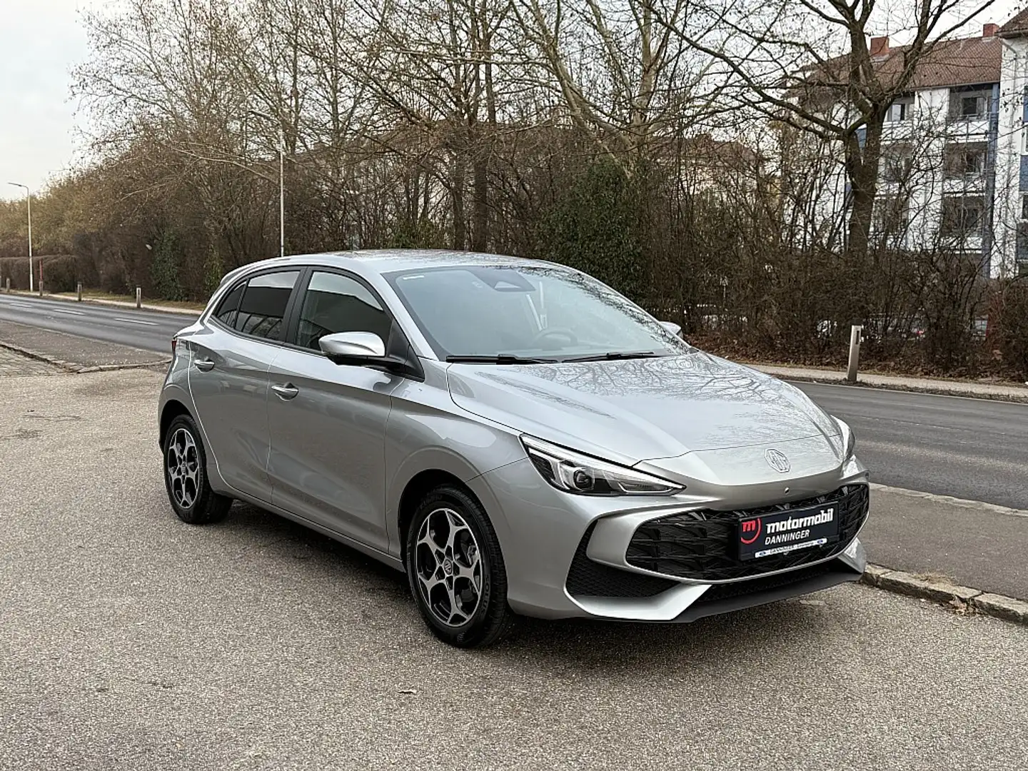 MG MG3 1,5 Hybrid+ Luxury Aut.+Winterkompletträder Argent - 2