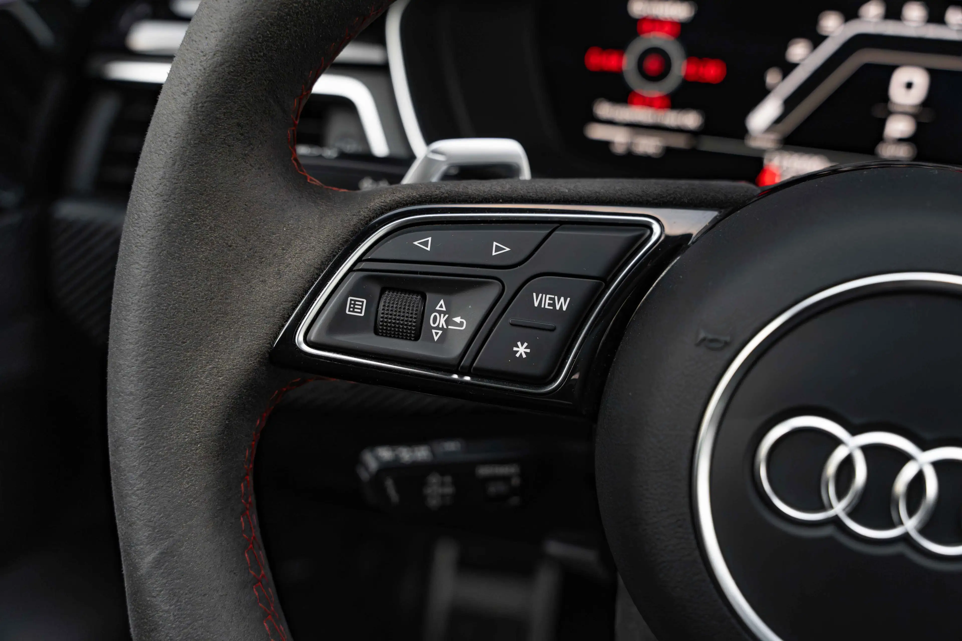 Audi RS4 Avant Quattro PANO/MATRIX/B&O/ACC/360°/AMBIENTE/HUD/ — photo 13