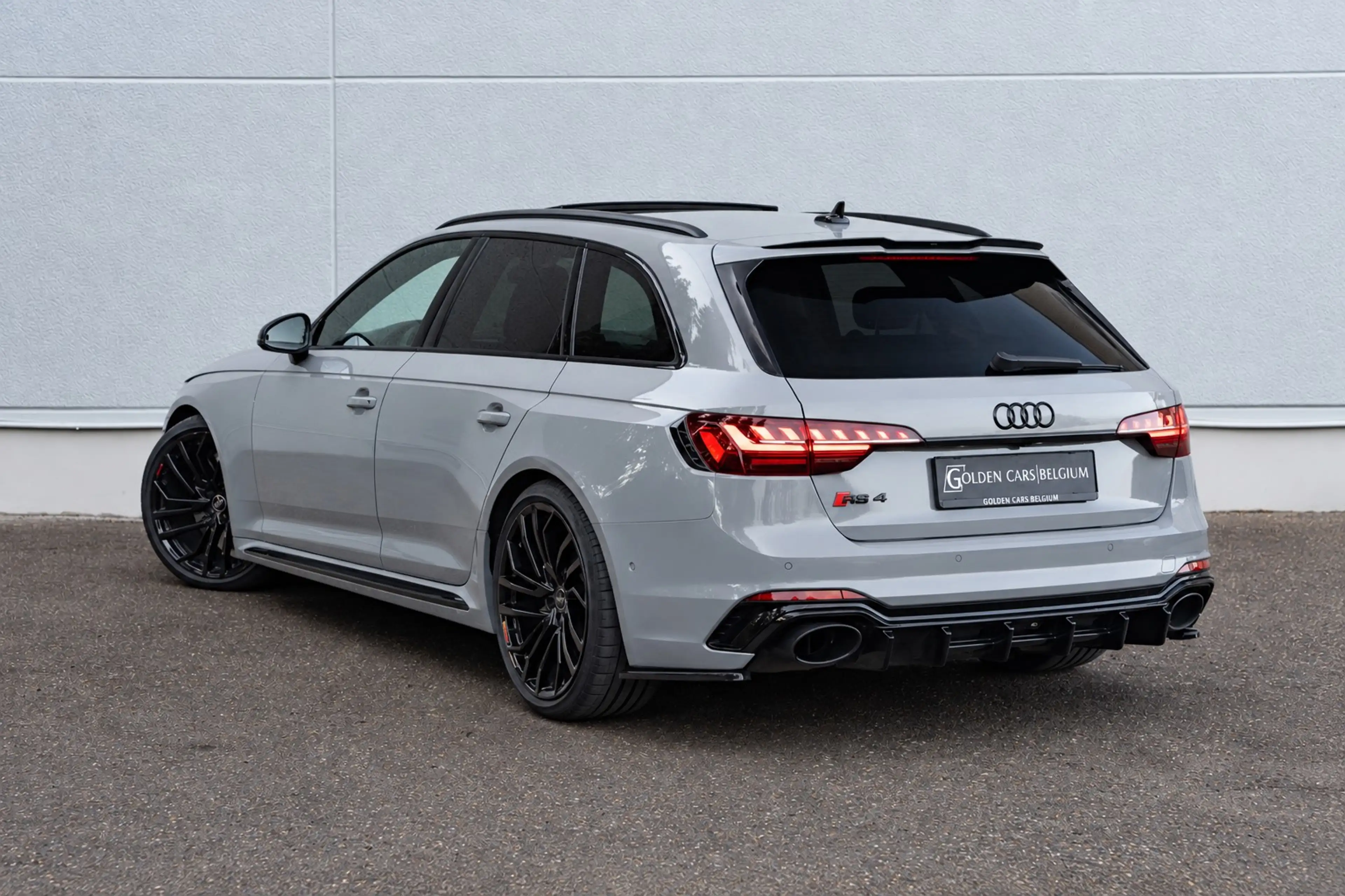 Audi RS4 Avant Quattro PANO/MATRIX/B&O/ACC/360°/AMBIENTE/HUD/ — photo 6