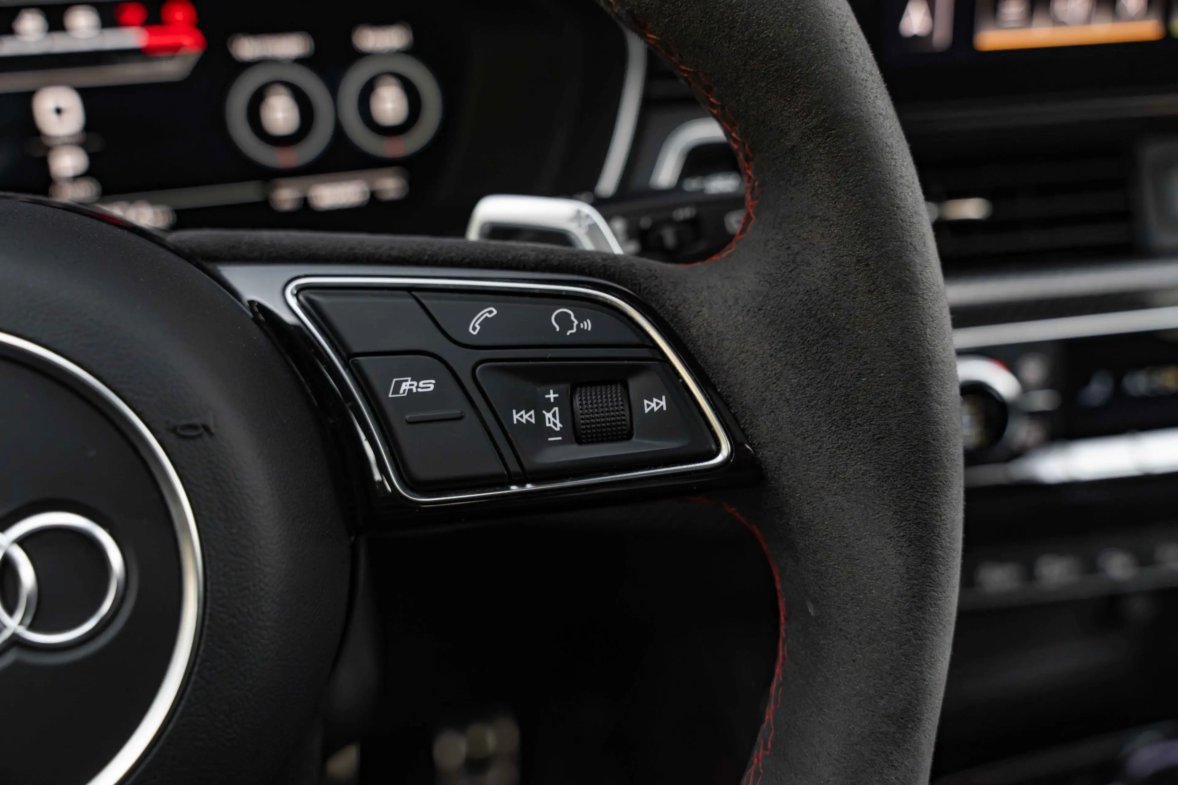 Audi RS4 Avant Quattro PANO/MATRIX/B&O/ACC/360°/AMBIENTE/HUD/ — photo 14