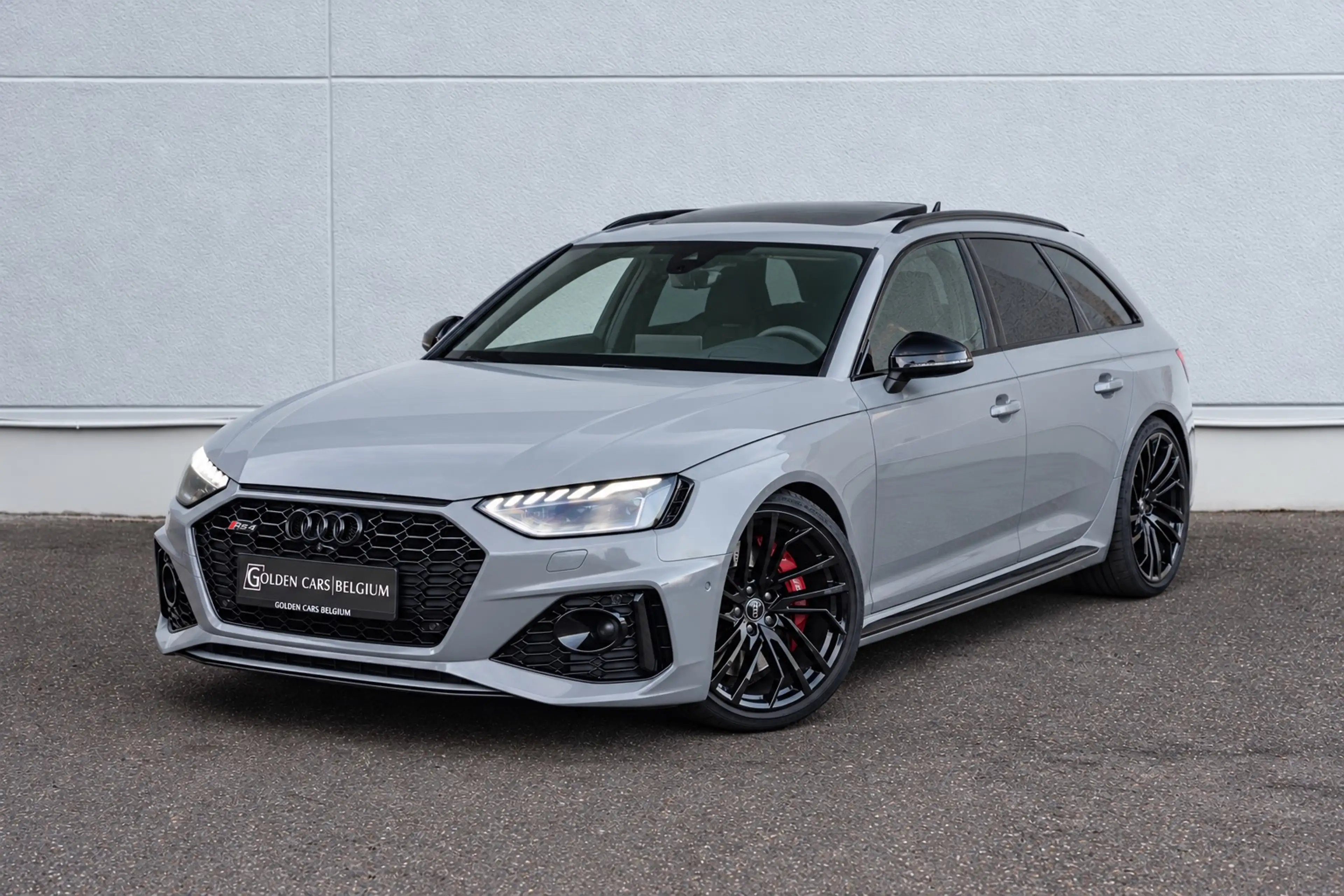 Audi RS4 Avant Quattro PANO/MATRIX/B&O/ACC/360°/AMBIENTE/HUD/ — photo 4