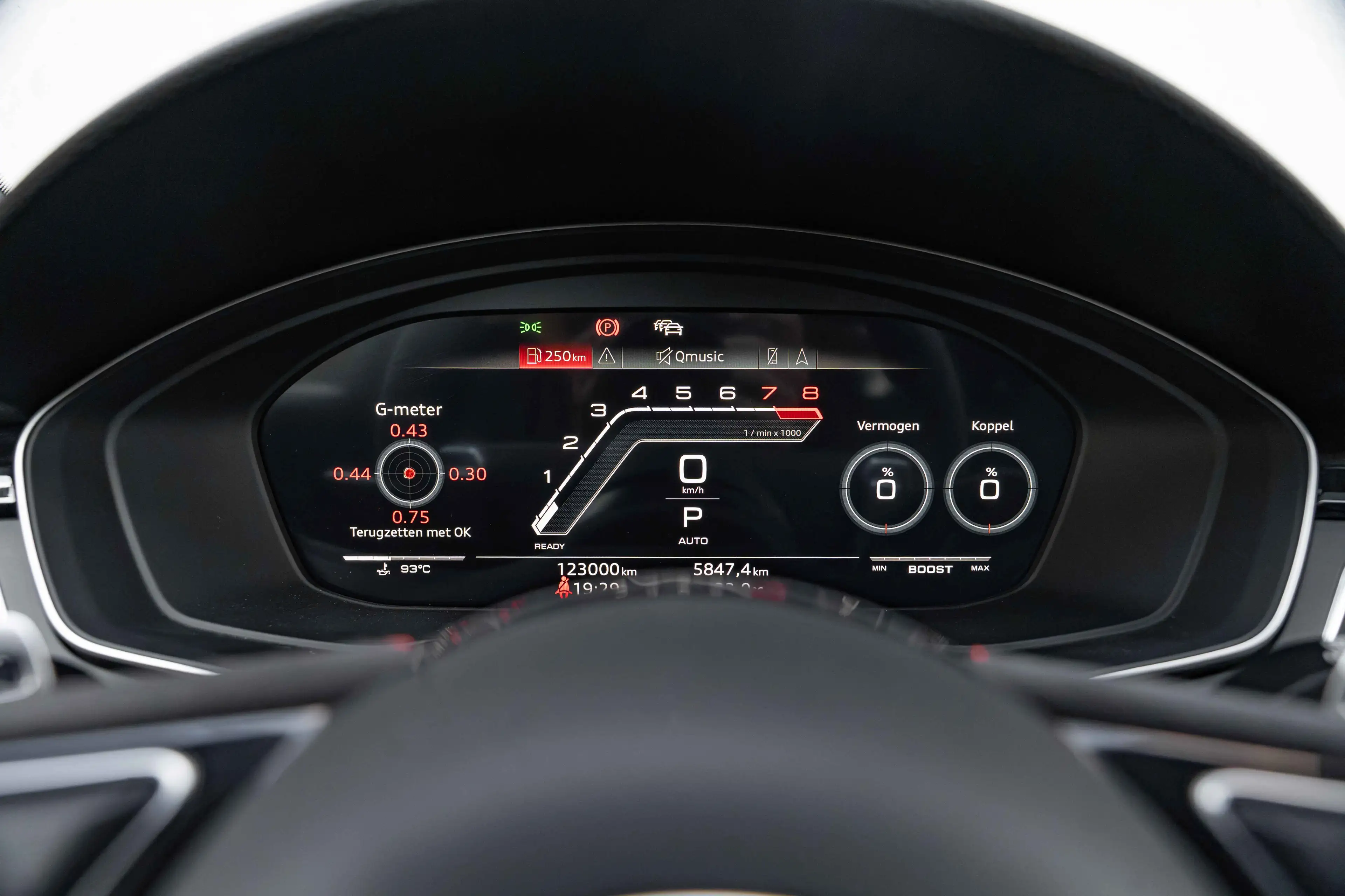 Audi RS4 Avant Quattro PANO/MATRIX/B&O/ACC/360°/AMBIENTE/HUD/ — photo 12