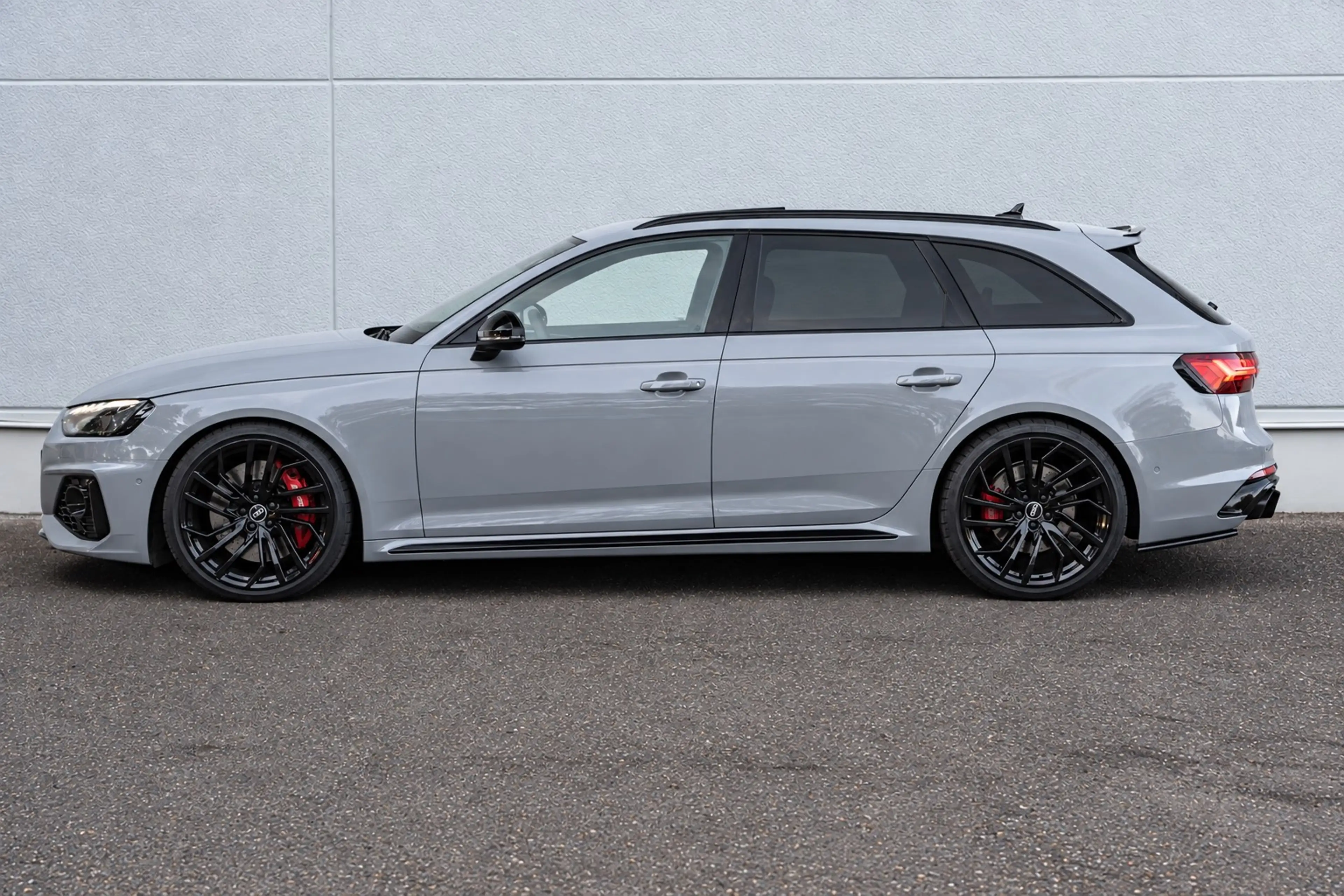 Audi RS4 Avant Quattro PANO/MATRIX/B&O/ACC/360°/AMBIENTE/HUD/ — photo 5