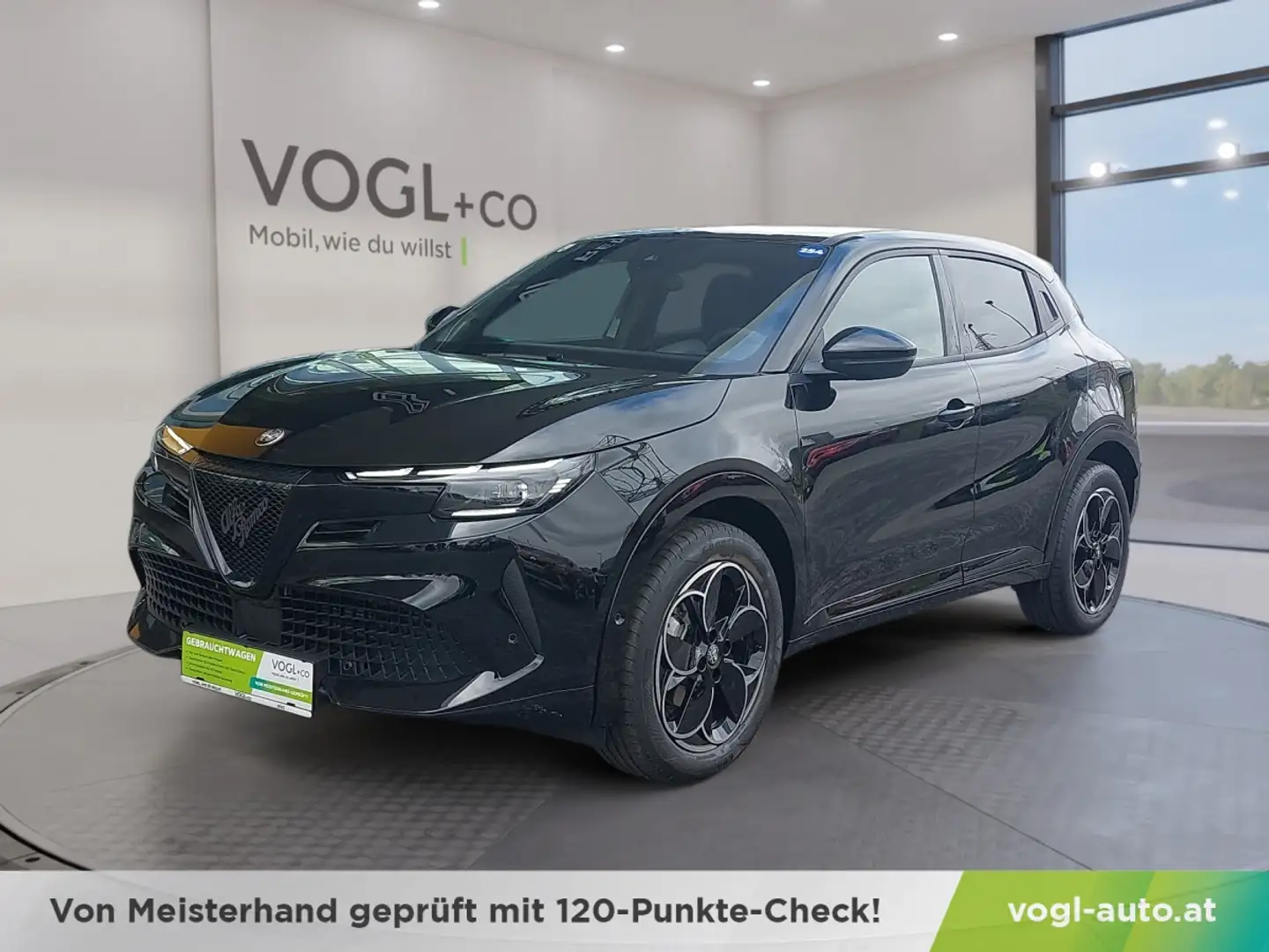 Alfa Romeo Junior Ibrida Q4 1.2 MHEV eAWD e-DCT6 Schwarz - 1