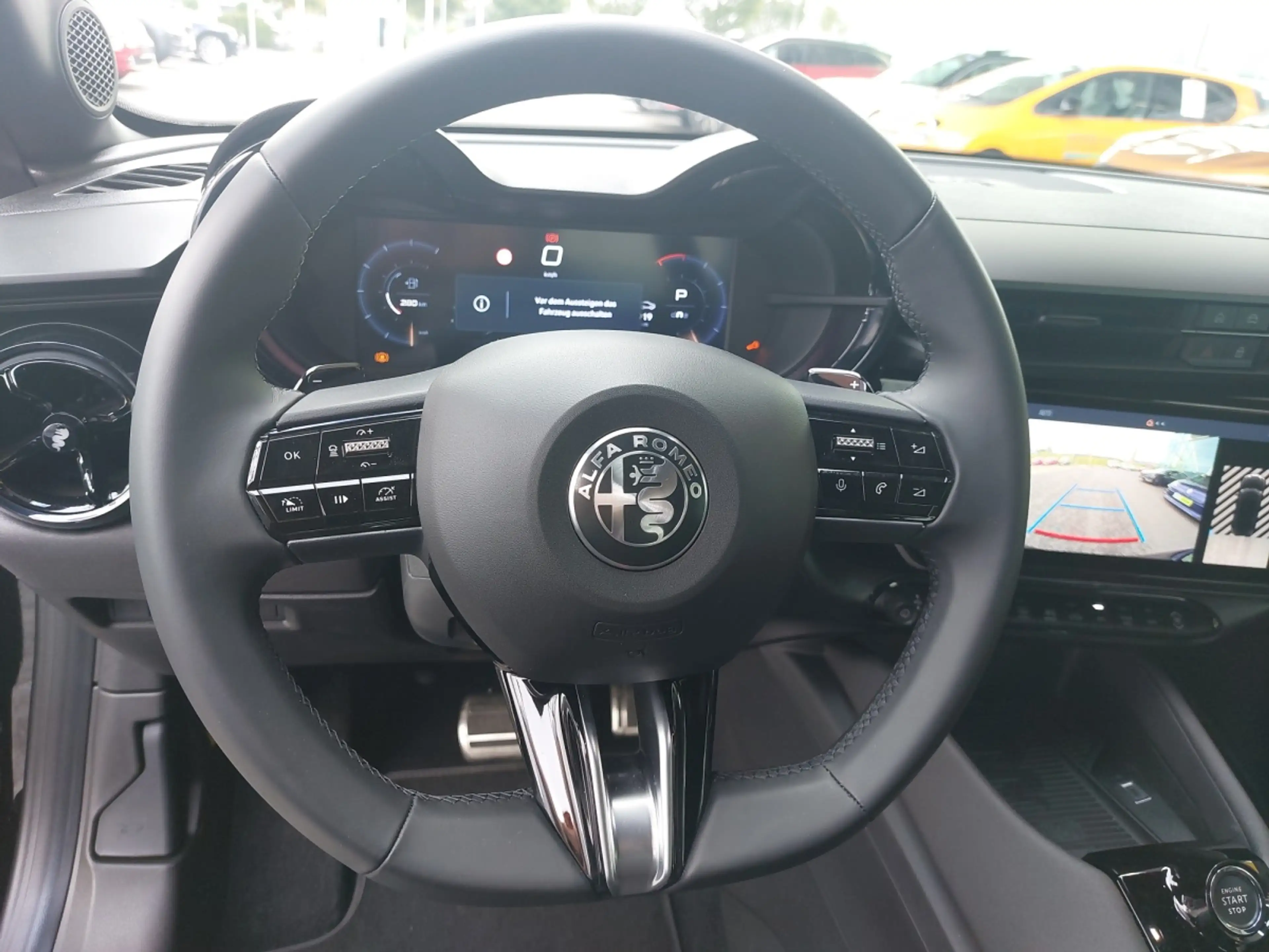 Alfa Romeo Junior Ibrida Q4 1.2 MHEV eAWD e-DCT6 — photo 13