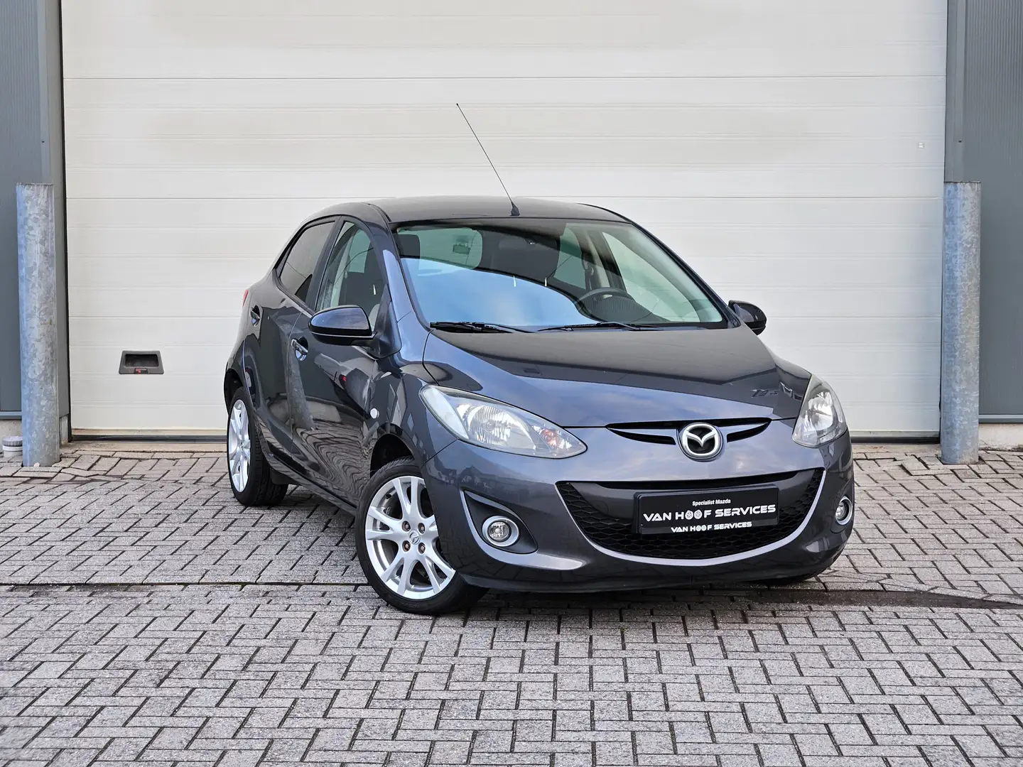Mazda 2 1.3i MZR Akajima Gris - 1