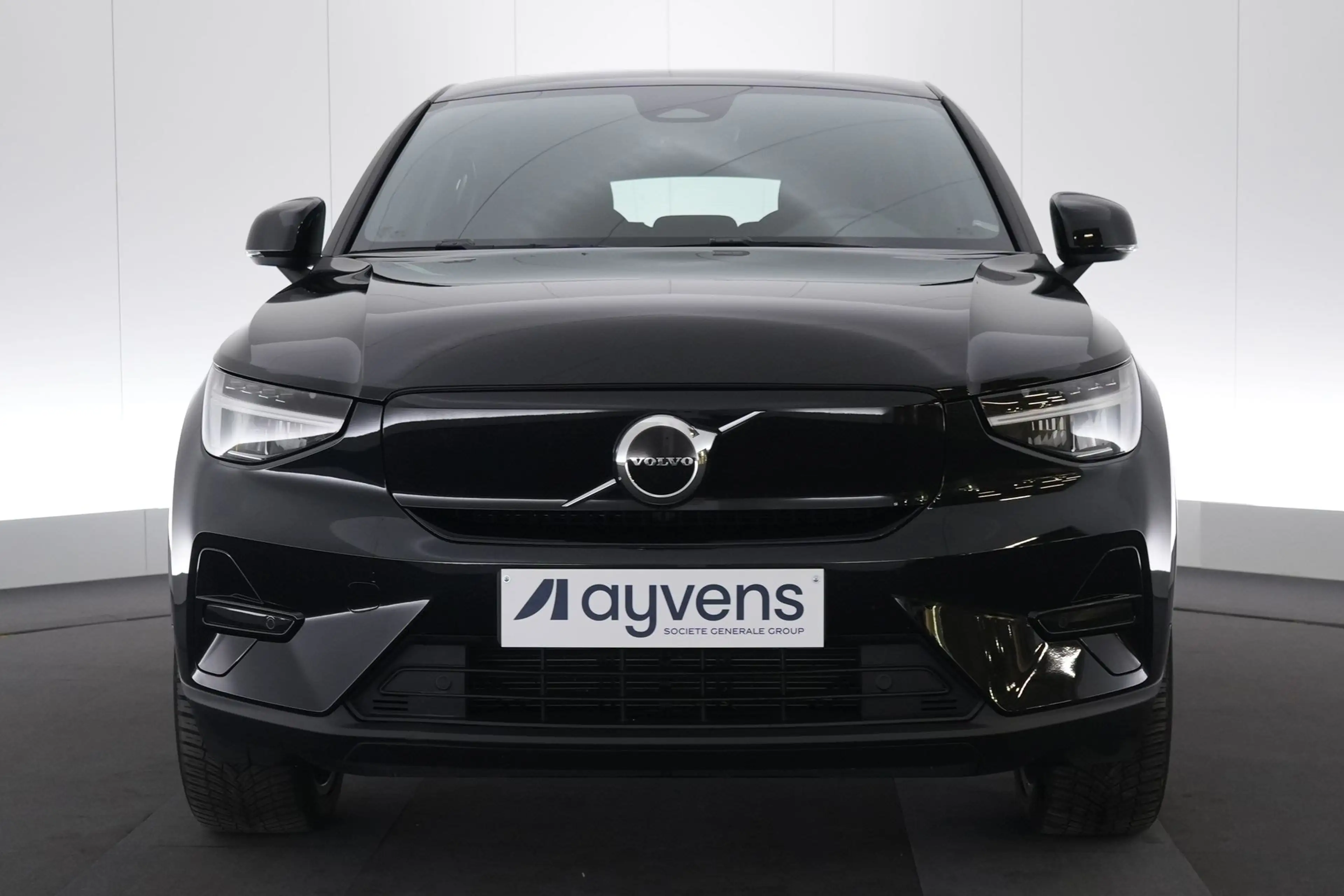 Volvo C40 69 kWh Recharge Core LED GPS PDC CAM Carplay ACC — photo 2