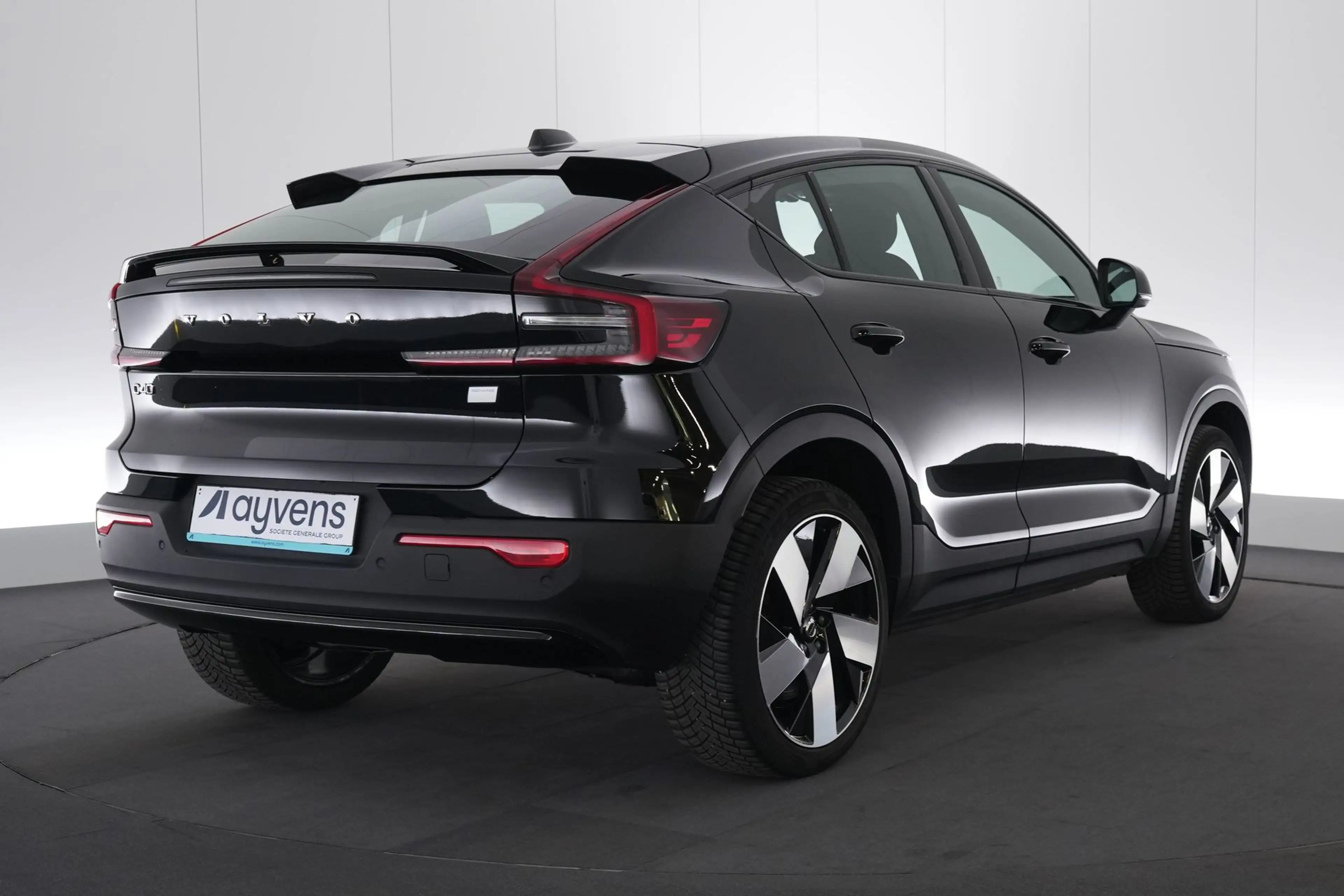 Volvo C40 69 kWh Recharge Core LED GPS PDC CAM Carplay ACC — photo 7