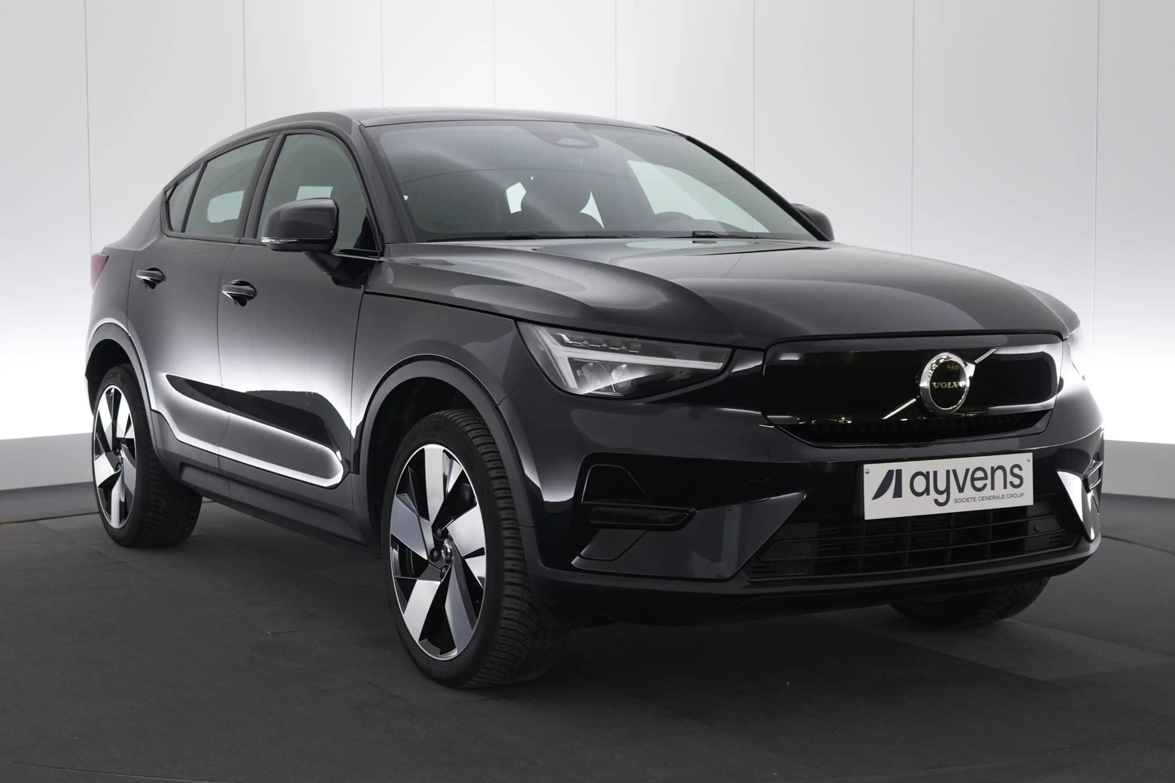 Volvo C40 69 kWh Recharge Core LED GPS PDC CAM Carplay ACC — photo 3