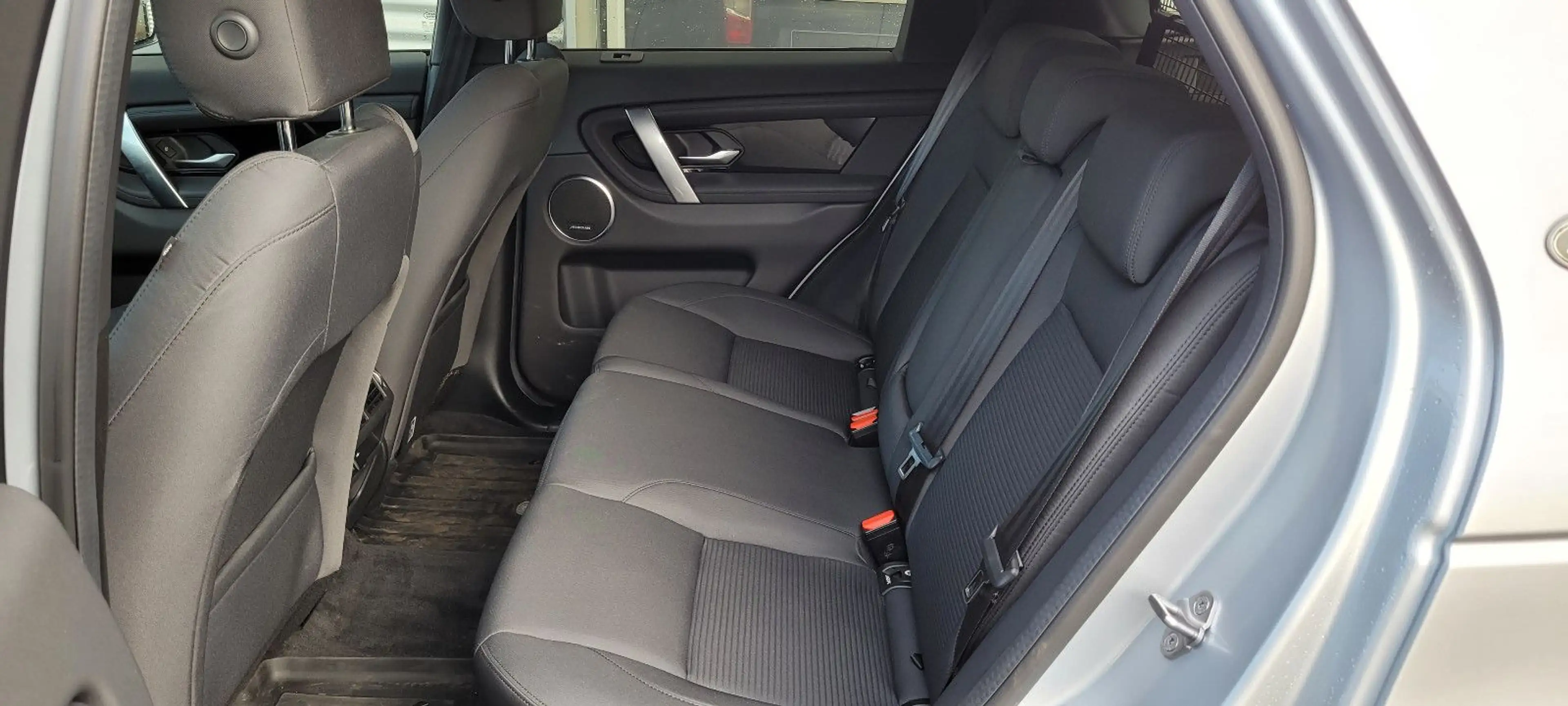Land Rover Discovery Sport Basis AWD AT — photo 7