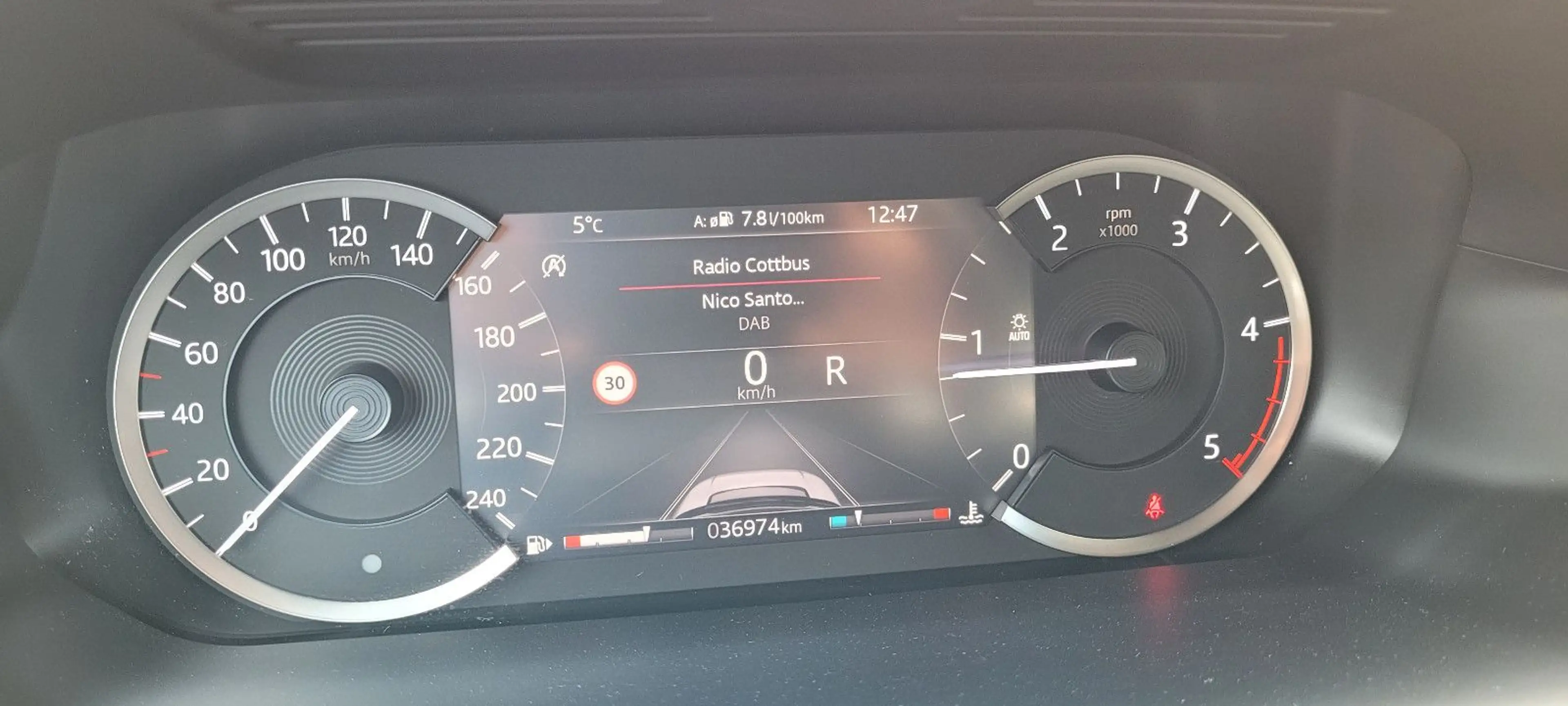 Land Rover Discovery Sport Basis AWD AT — photo 15
