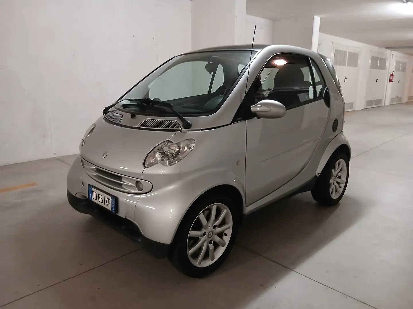 smart forTwo 0.7 Smart Passion 61cv automatico sequenziale Argento - 2
