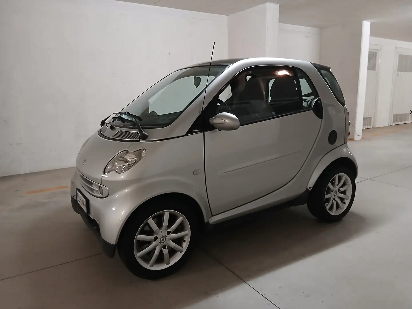 smart forTwo 0.7 Smart Passion 61cv automatico sequenziale Argento - 1