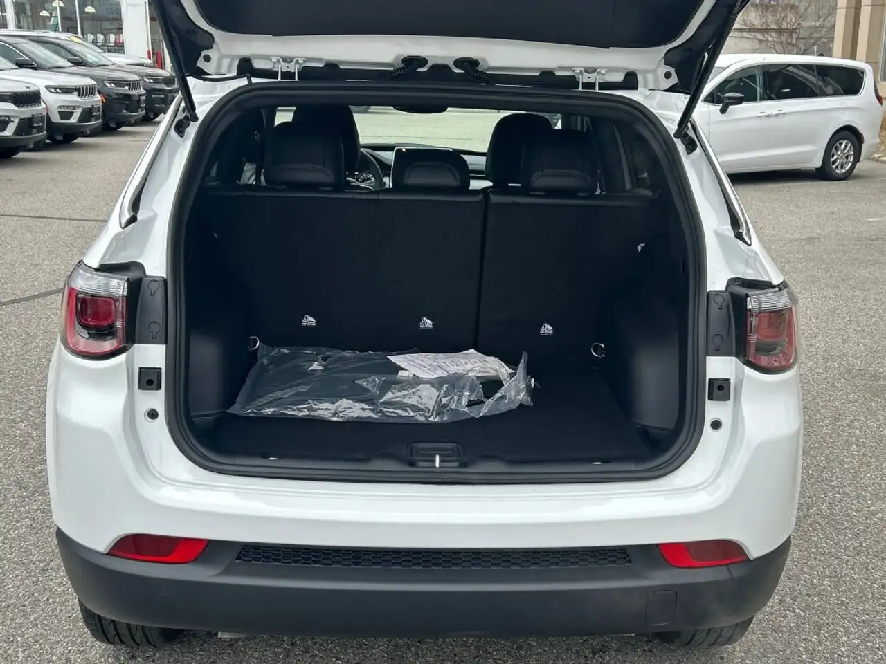 Jeep Compass снимка Jeep Compass