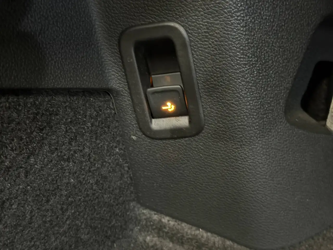 Volkswagen Golf Standard Model — photo 36