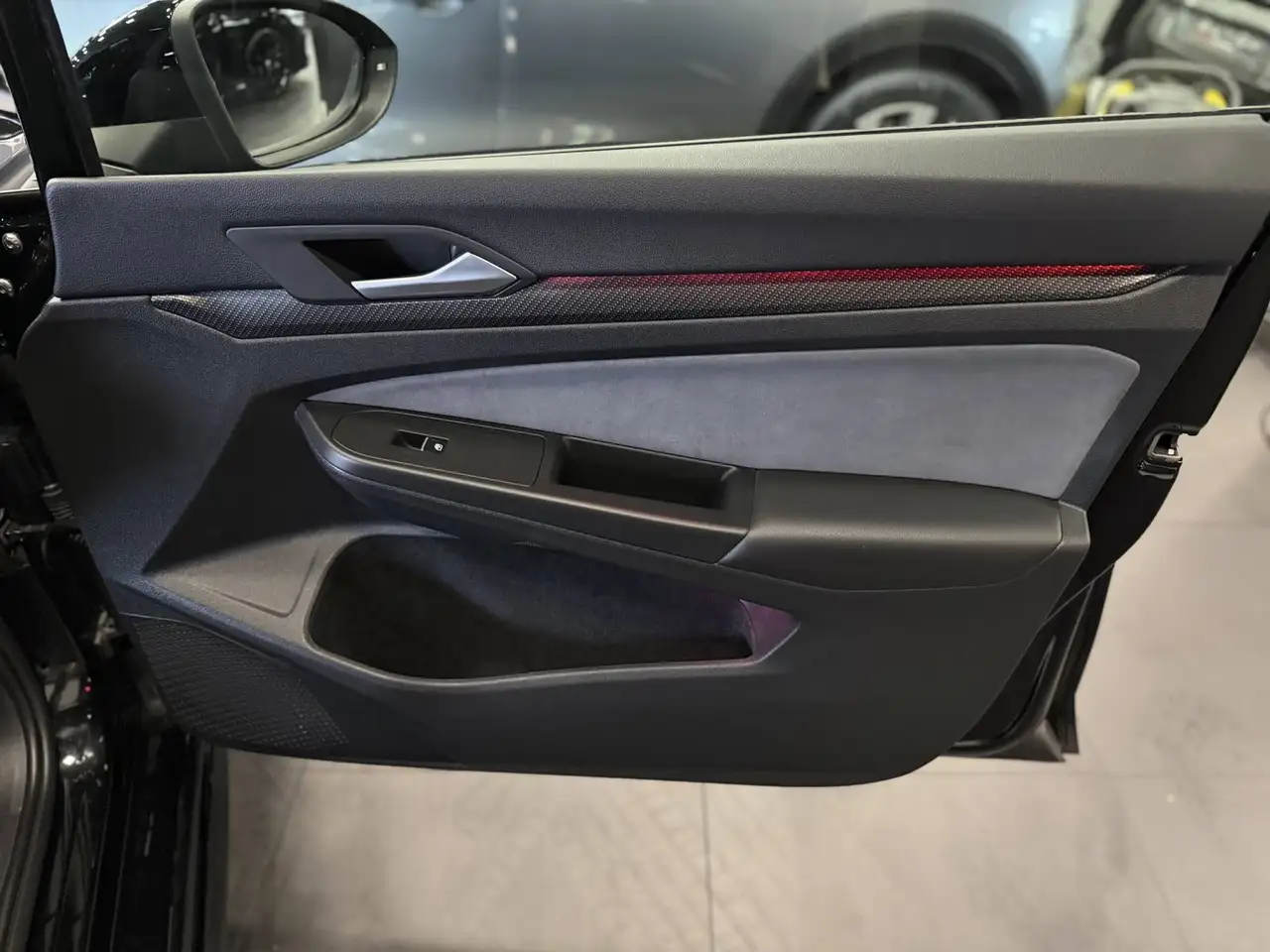 Volkswagen Golf Standard Model — photo 24
