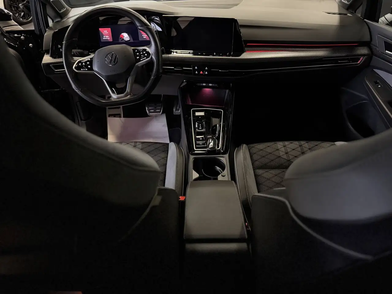 Volkswagen Golf Standard Model — photo 27