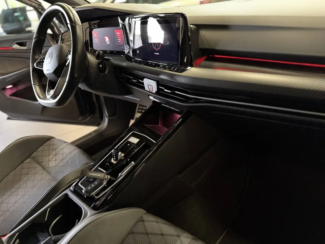 Volkswagen Golf Standard Model — photo 26