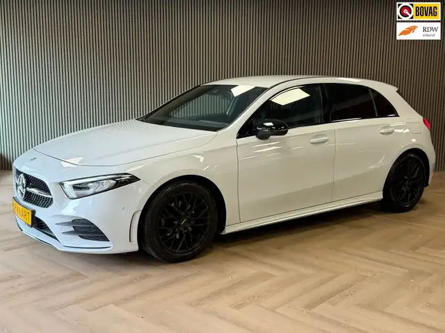 Mercedes-Benz A 180 AMG Line AUT. SFEERVERLICHTING CAMERA NAVIGATIE CR
