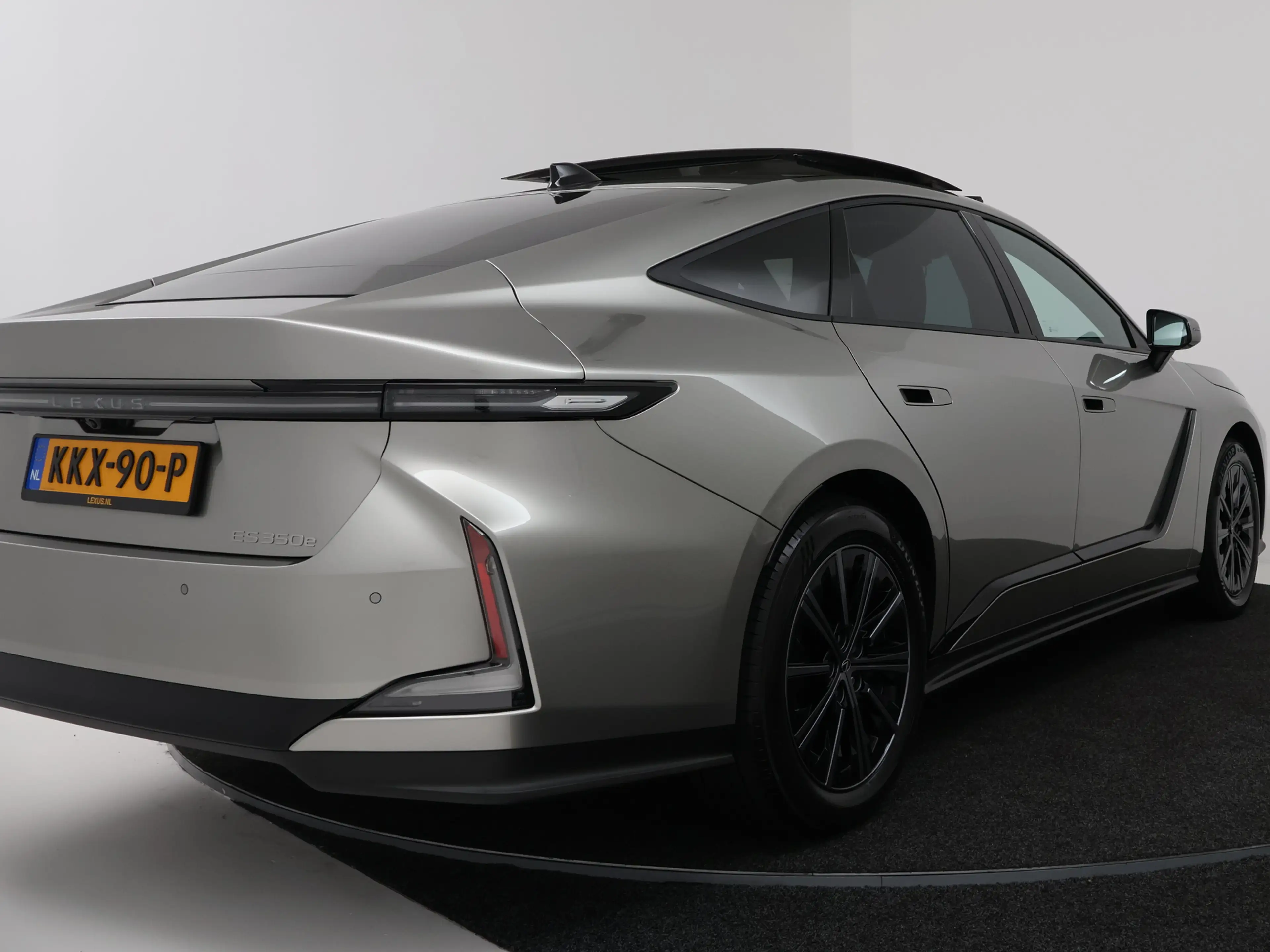 Lexus ES 350 350e Luxury Line — photo 2