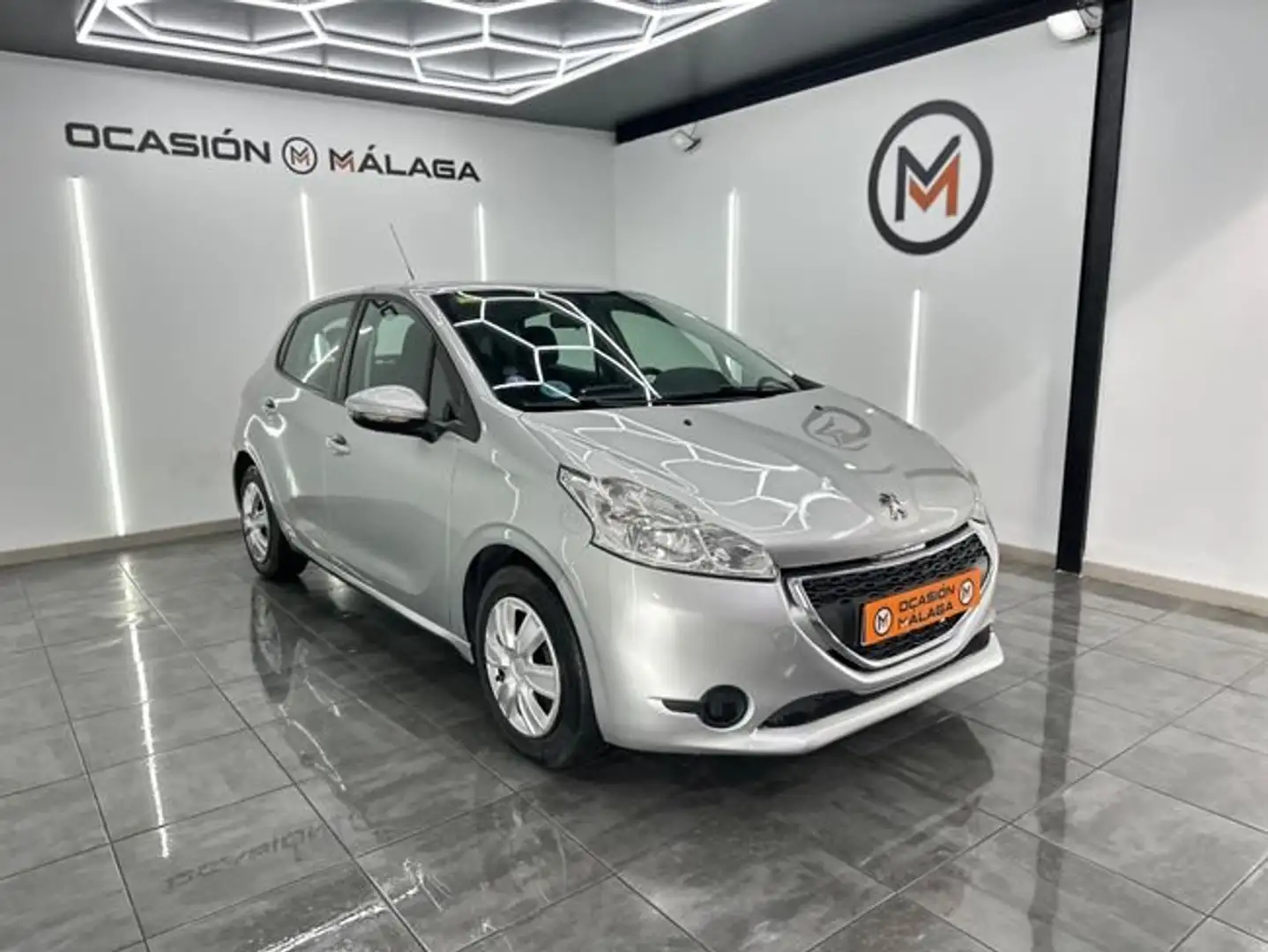 Peugeot 208 5P ACCESS 1.0 VTi 68Cv - 120.000Km Plateado - 2
