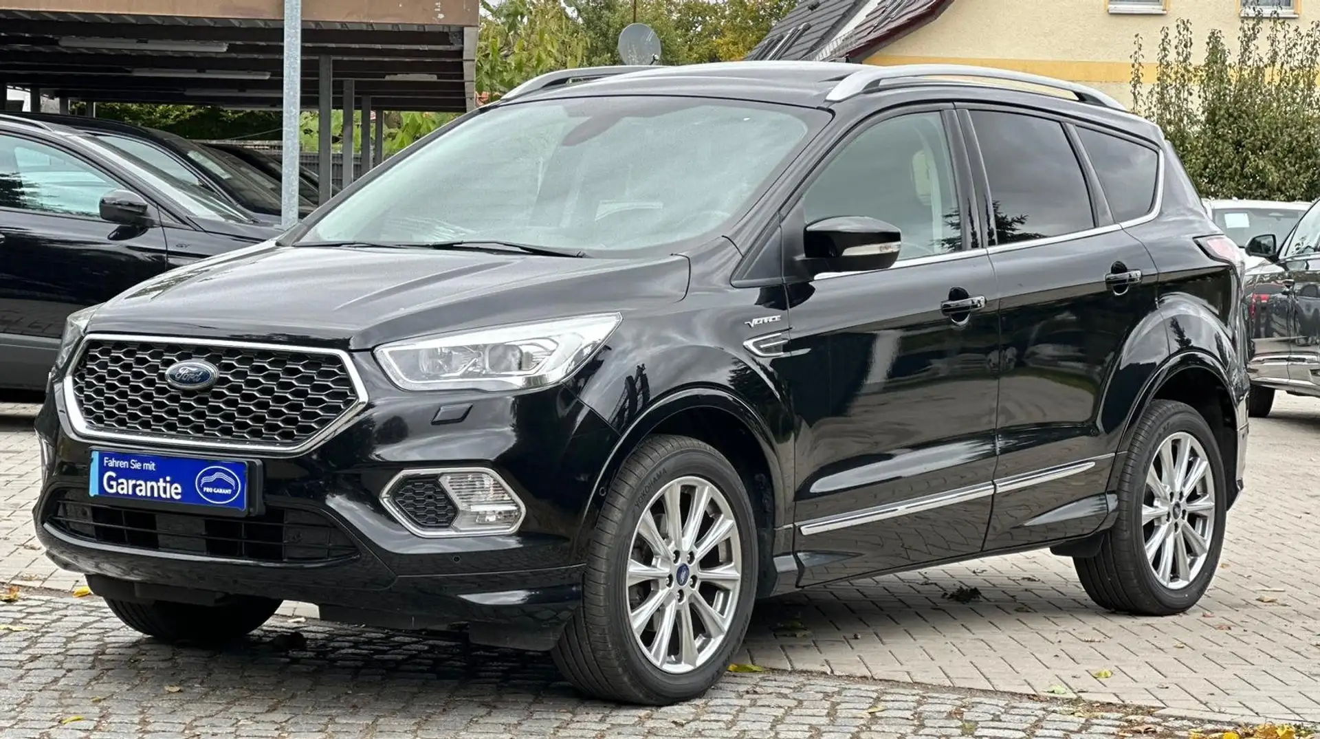 Ford Kuga Vignale Pano*Xenon*PDC*Leder*Navi*Kamera Schwarz - 1