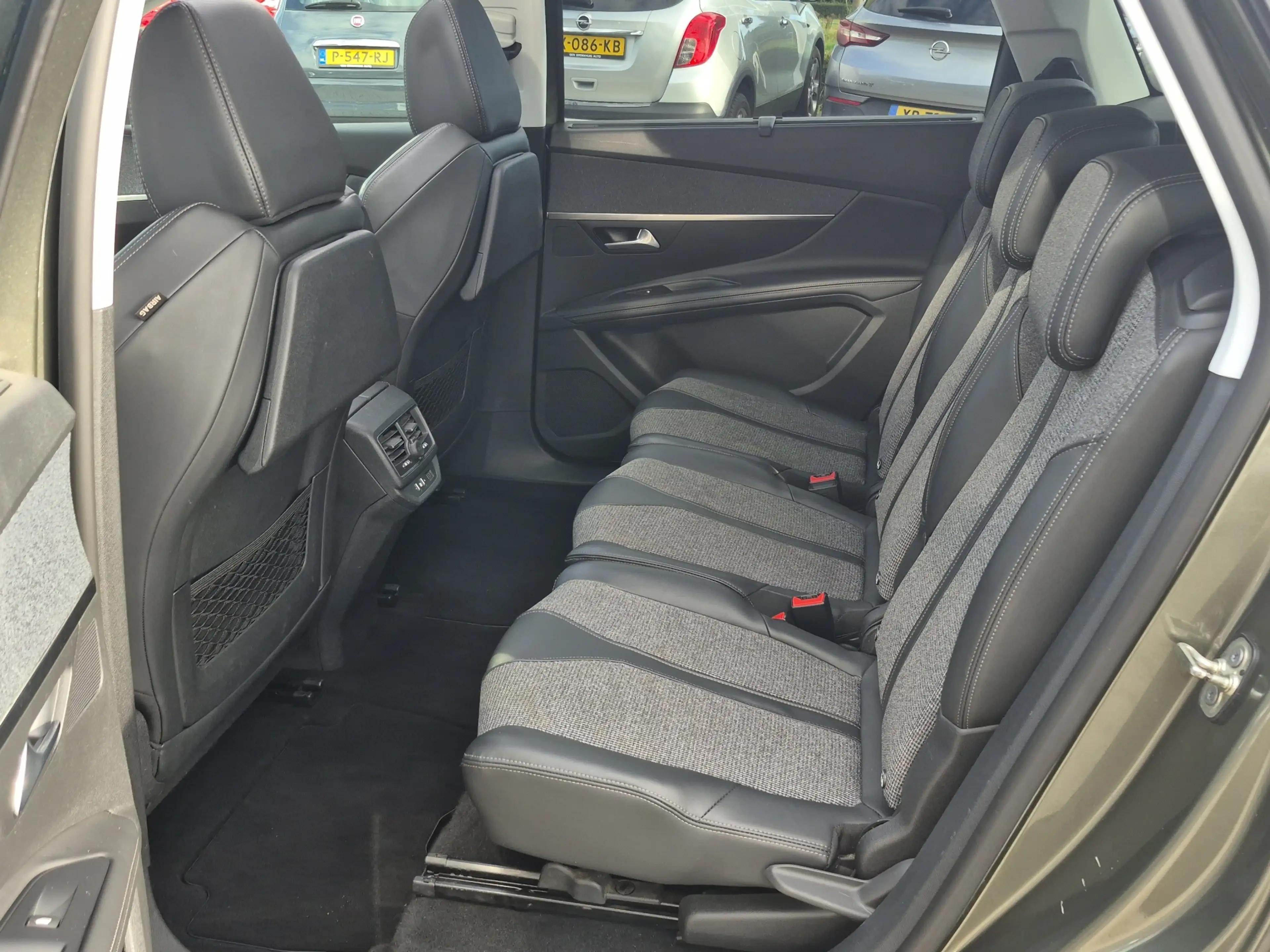 Peugeot 5008 1.2 PureTech Allure Panoramadak | Camera | Parkeer — photo 32