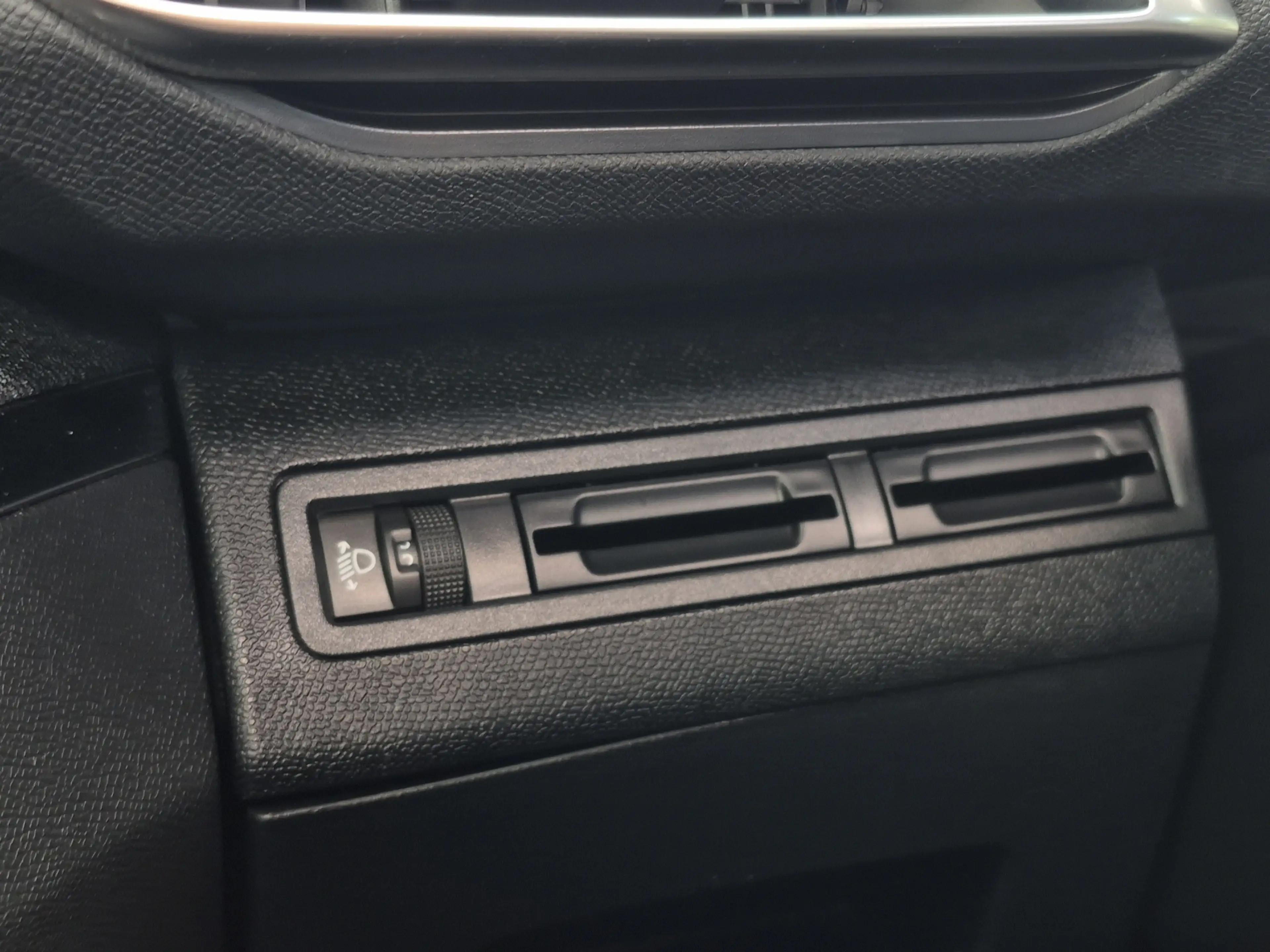 Peugeot 5008 1.2 PureTech Allure Panoramadak | Camera | Parkeer — photo 31