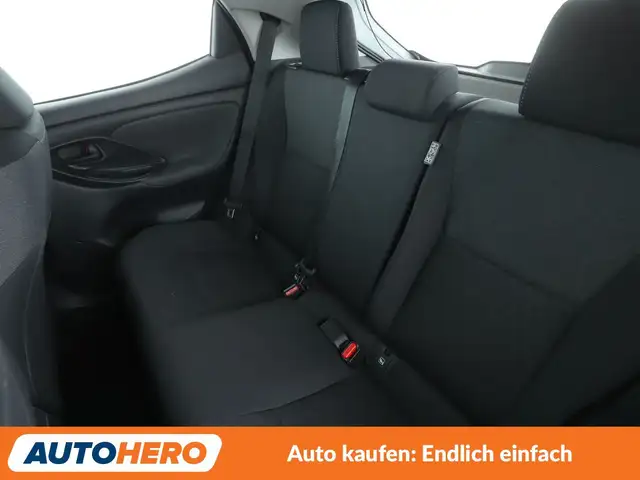 Toyota Yaris view 14