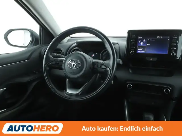 Toyota Yaris view 13