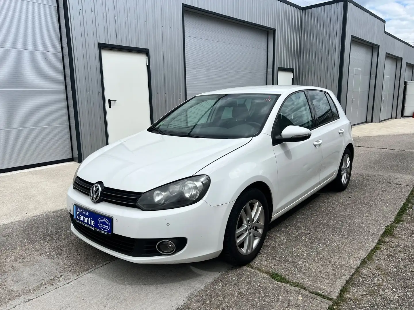 Volkswagen Golf VI Highline ++bis zu 36 Monate Garantie++ Bílá - 2