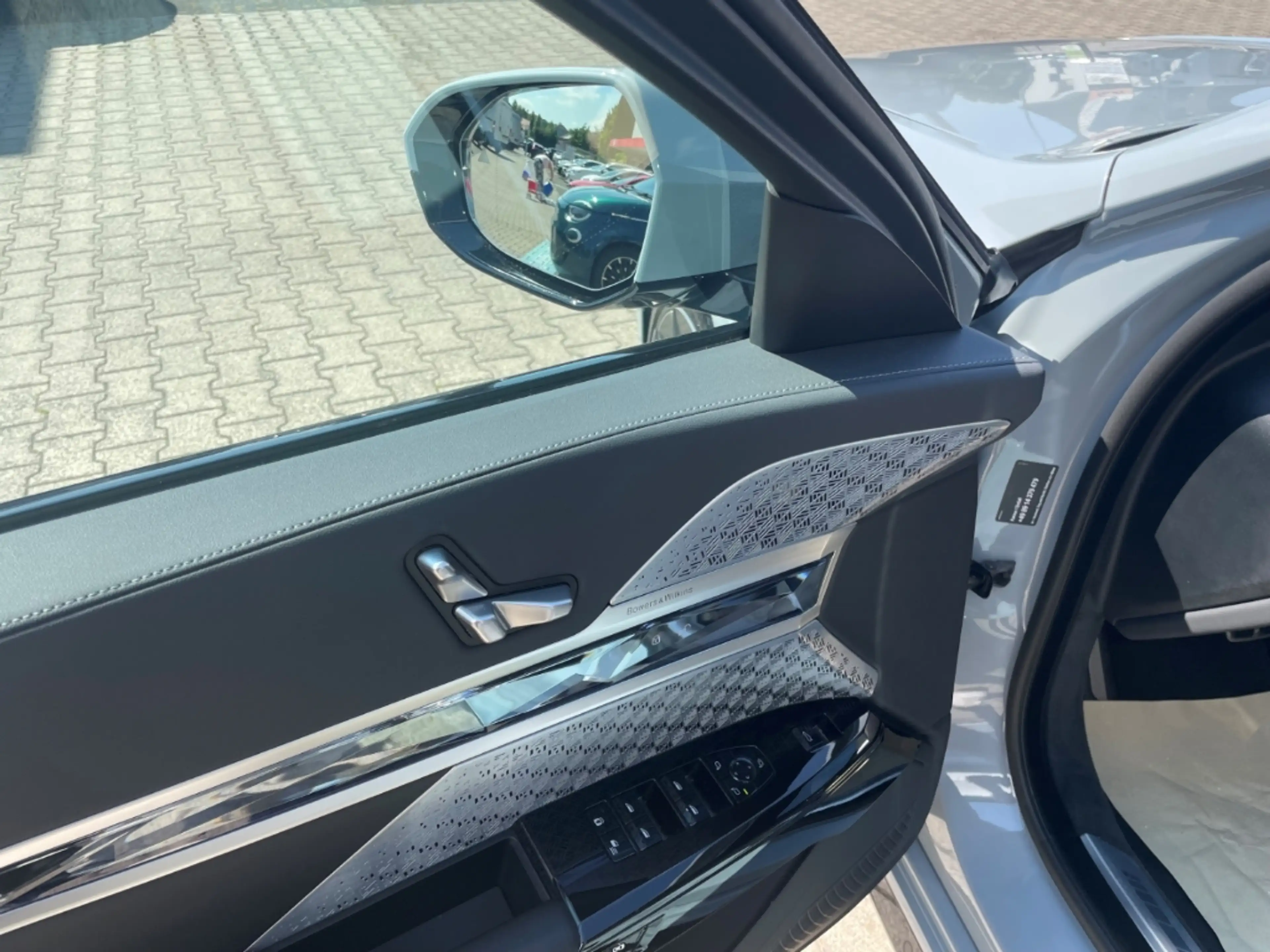 BMW i7 xD 60 MSPORT PANOSKY FOND-TV B&W KRISTALL-LED — photo 8