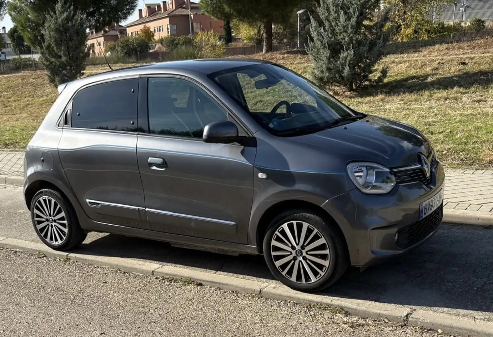 Renault Twingo Twingo Electric Zen R80 60kW Batería 20kW/h Zen Plateado - 2