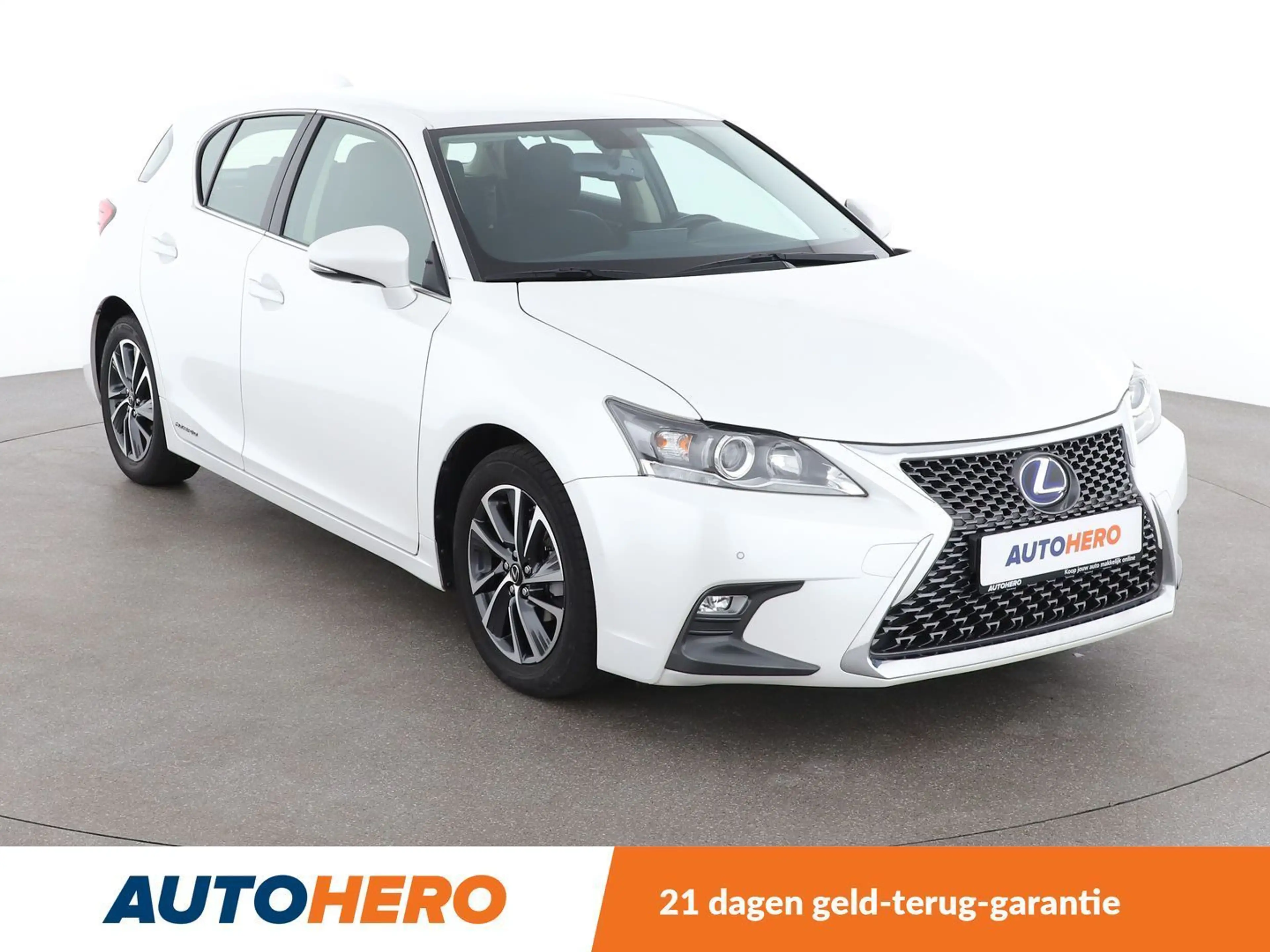 Lexus CT 200h CT 200h Drive — photo 8