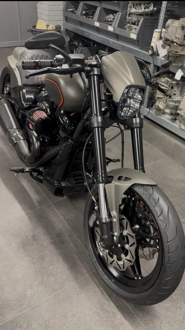 Harley-Davidson FXDR 114 full equiper etat neuf ! stage 3 ! - 2