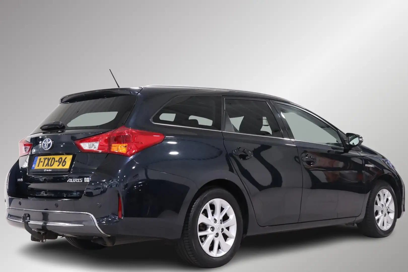 Toyota Auris Touring Sports 1.8 Hybrid Lease+, Trekhaak, Stoelv Grijs - 2