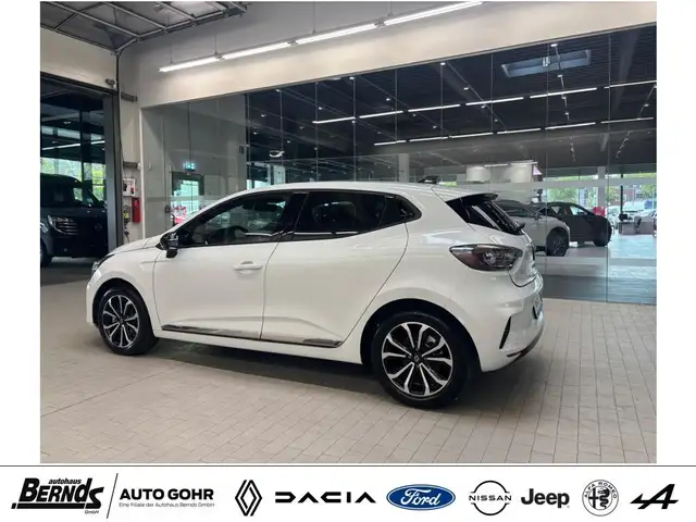 Renault Clio view 8