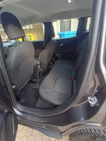 Jeep Renegade view 12