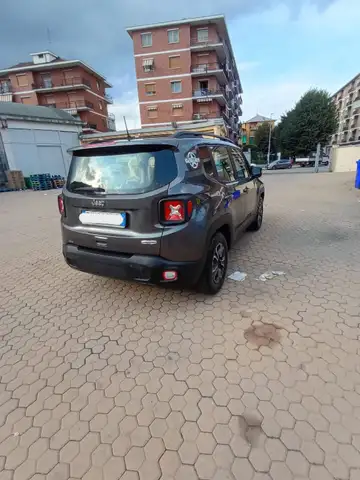 Jeep Renegade view 11