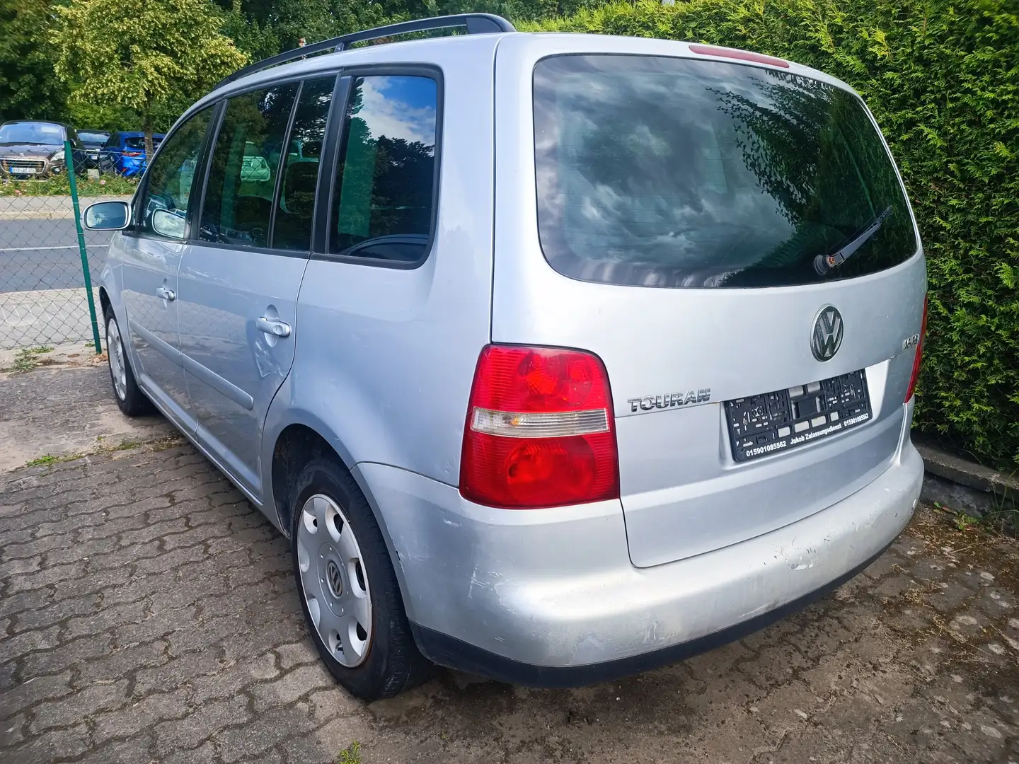 Volkswagen Touran Touran 1.6 FSI, 7 Sitz.6 Gänge,Klima,TÜV NEU - 1