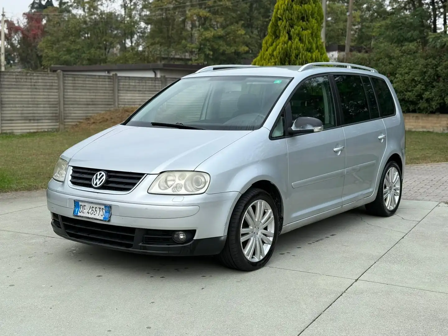 Volkswagen Touran 2.0 tdi Highline 170cv dpf - 2
