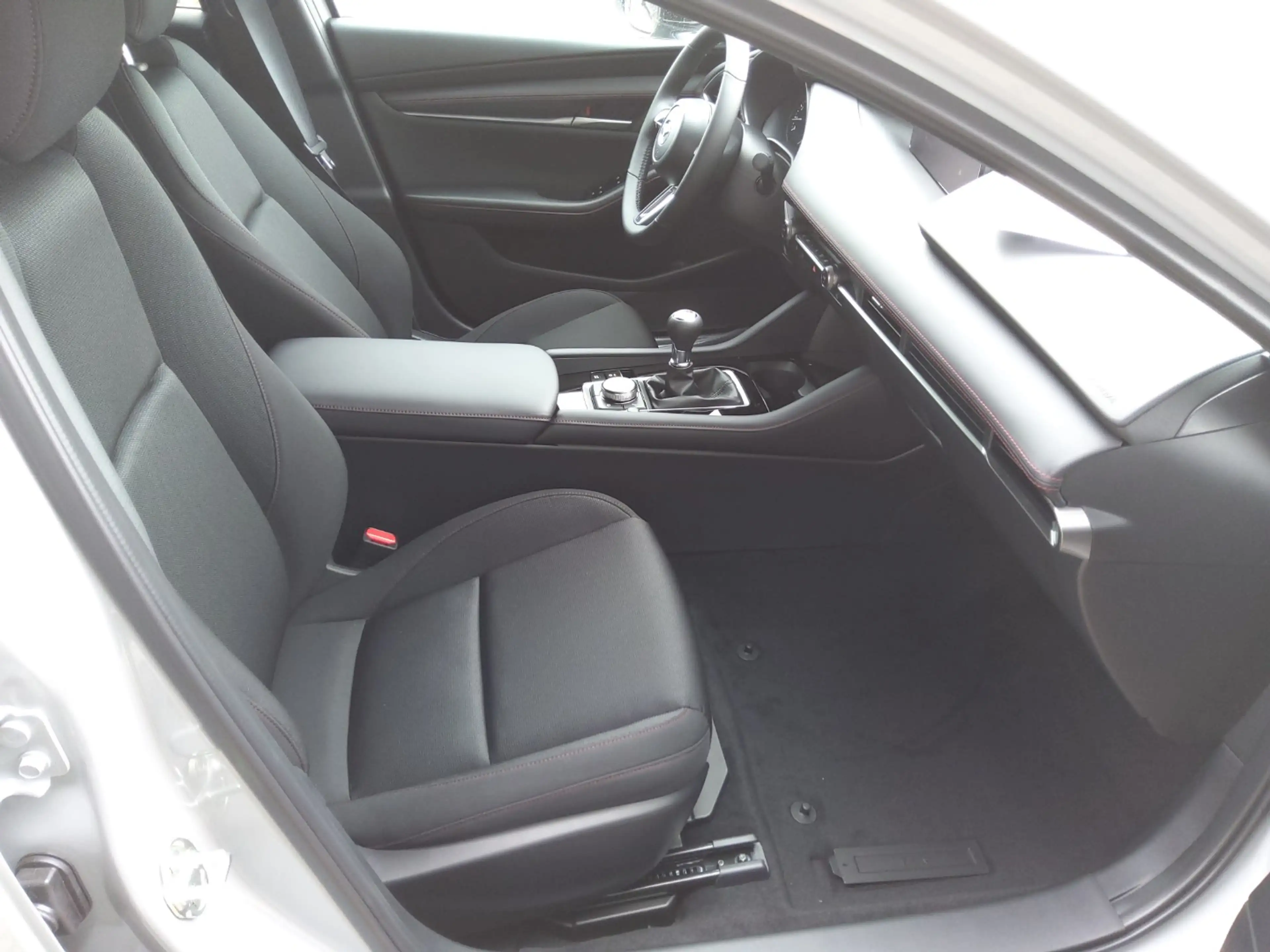 Mazda 3 2.5L e-SKYACTIV G 140ps Homura, sofort, 2027 — photo 7