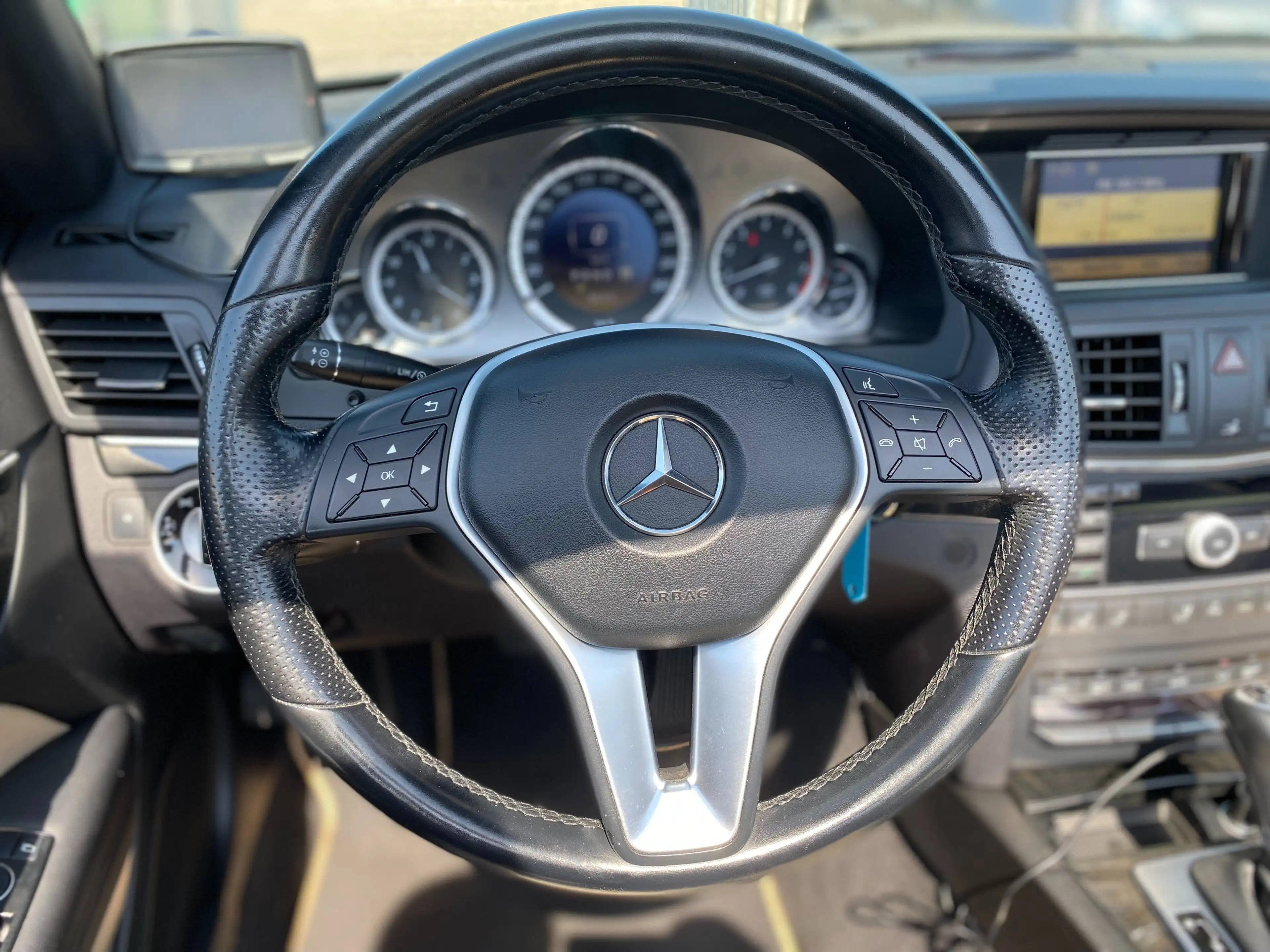 Mercedes-Benz E 250 E 250 CGI 7G-Tronic Cabriolet Navi Xenon Airscarf Sitzbelüftung Einparkhilfe Kamera — photo 21