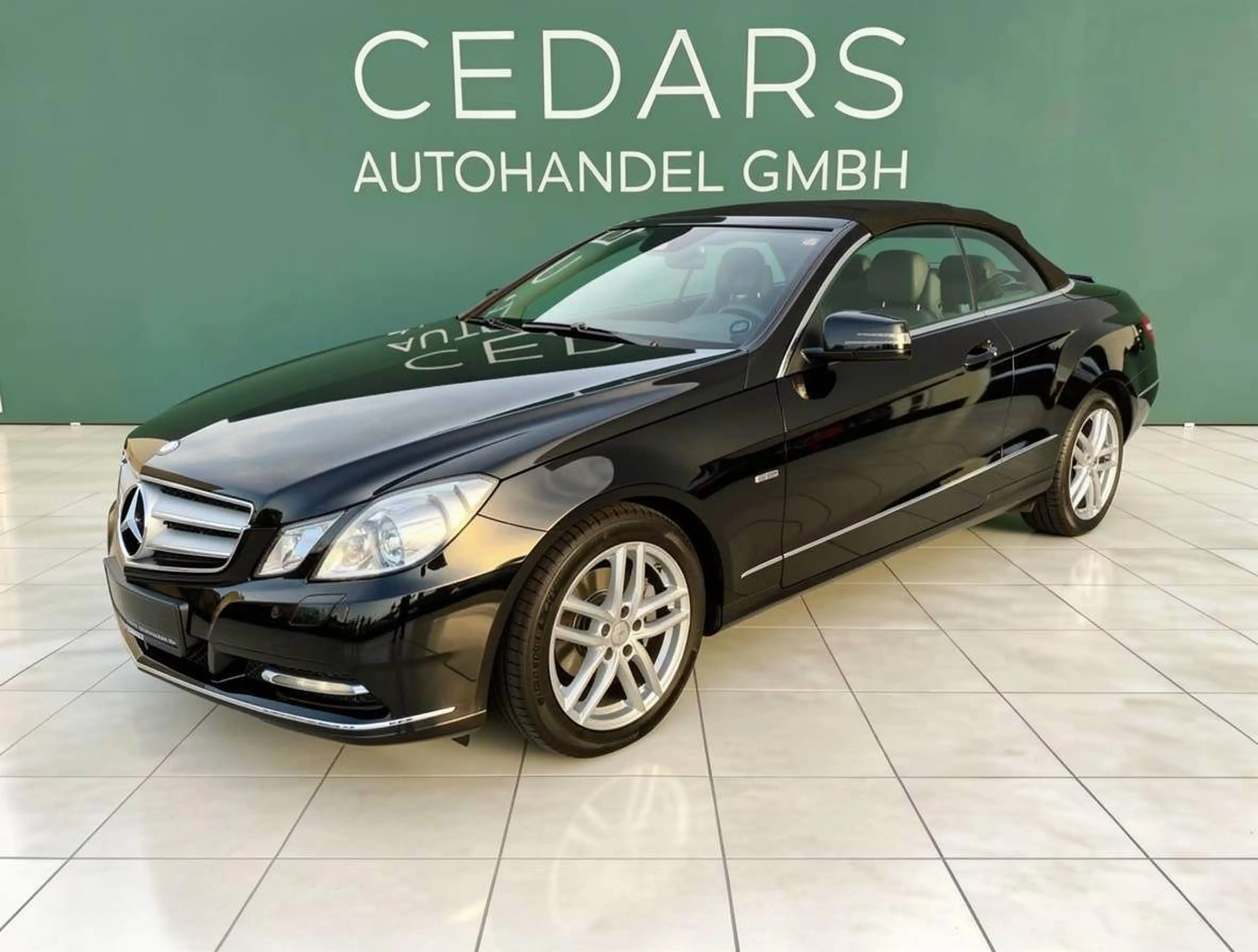 Mercedes-Benz E 250 E 250 CGI 7G-Tronic Cabriolet Navi Xenon Airscarf Sitzbelüftung Einparkhilfe Kamera