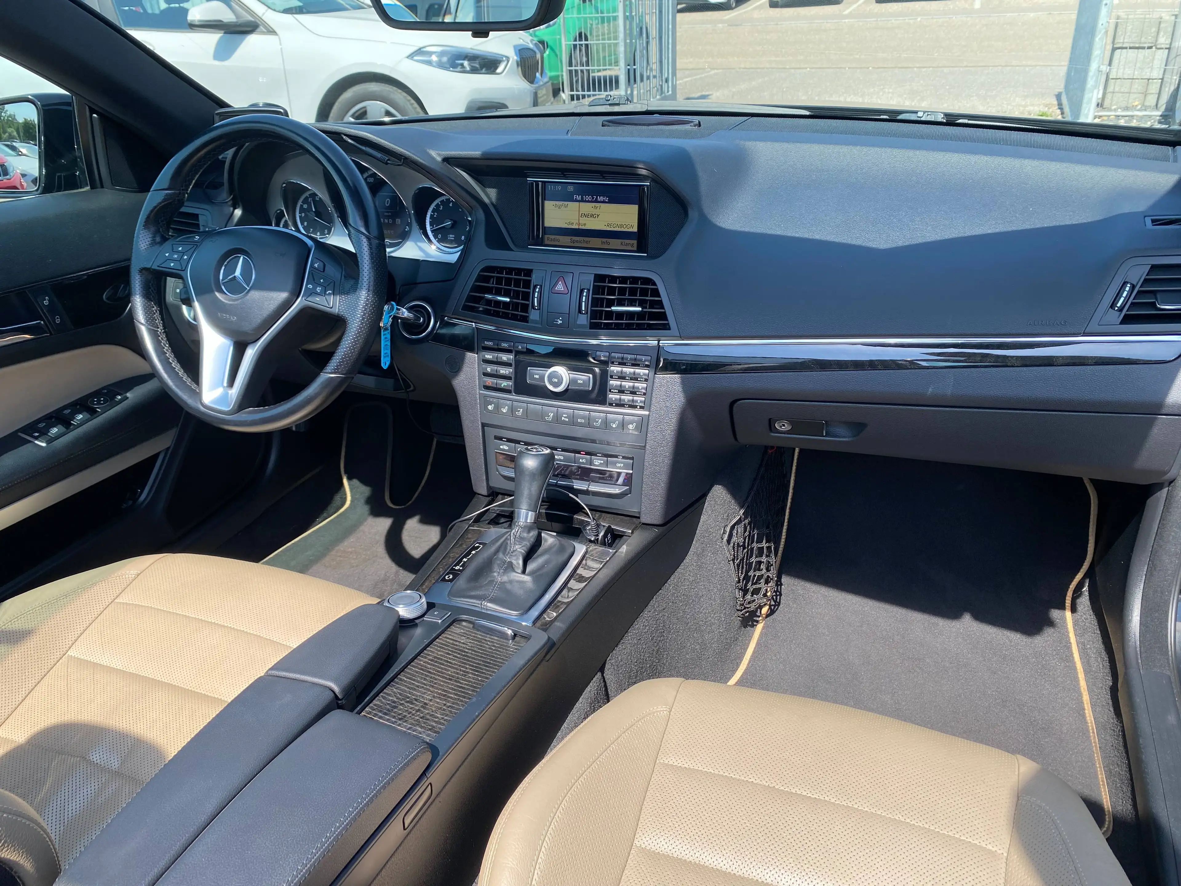 Mercedes-Benz E 250 E 250 CGI 7G-Tronic Cabriolet Navi Xenon Airscarf Sitzbelüftung Einparkhilfe Kamera — photo 16