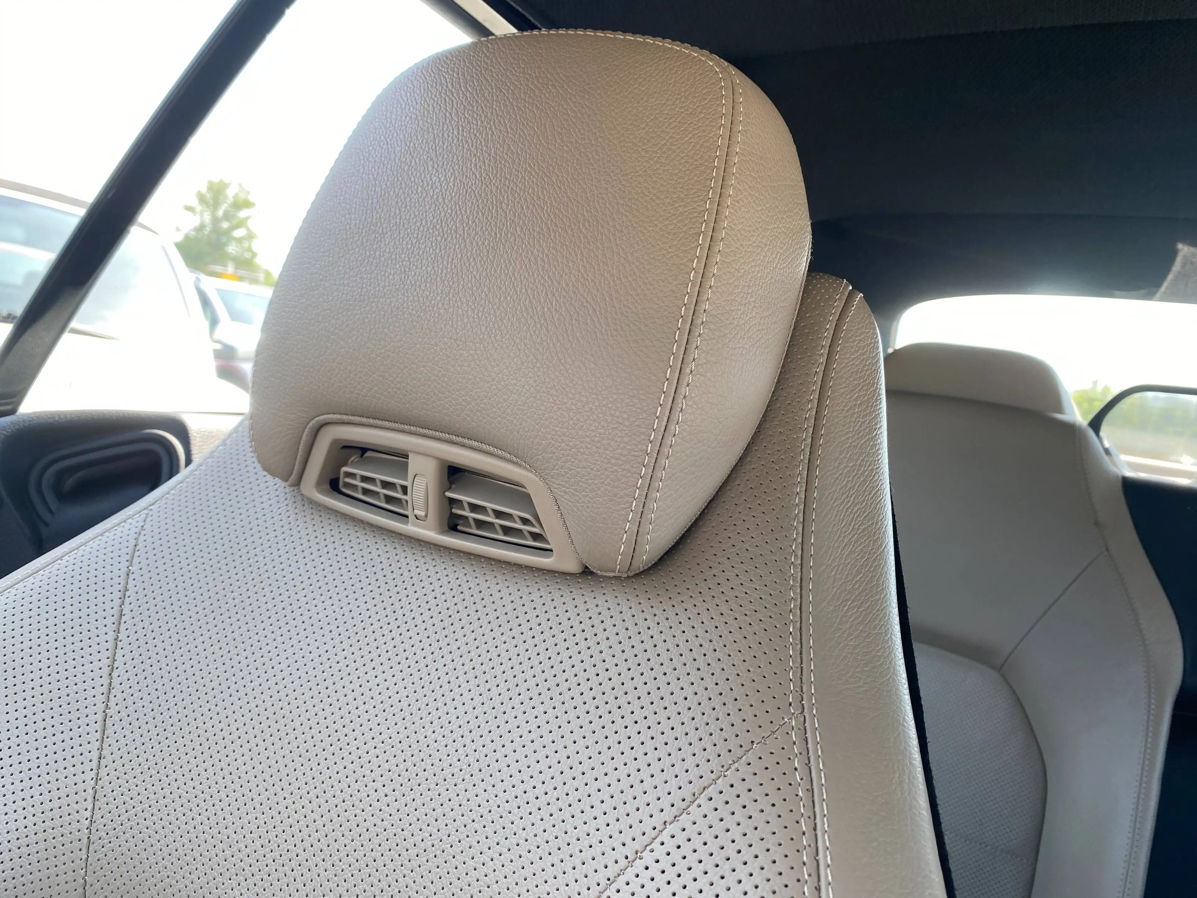 Mercedes-Benz E 250 E 250 CGI 7G-Tronic Cabriolet Navi Xenon Airscarf Sitzbelüftung Einparkhilfe Kamera — photo 22